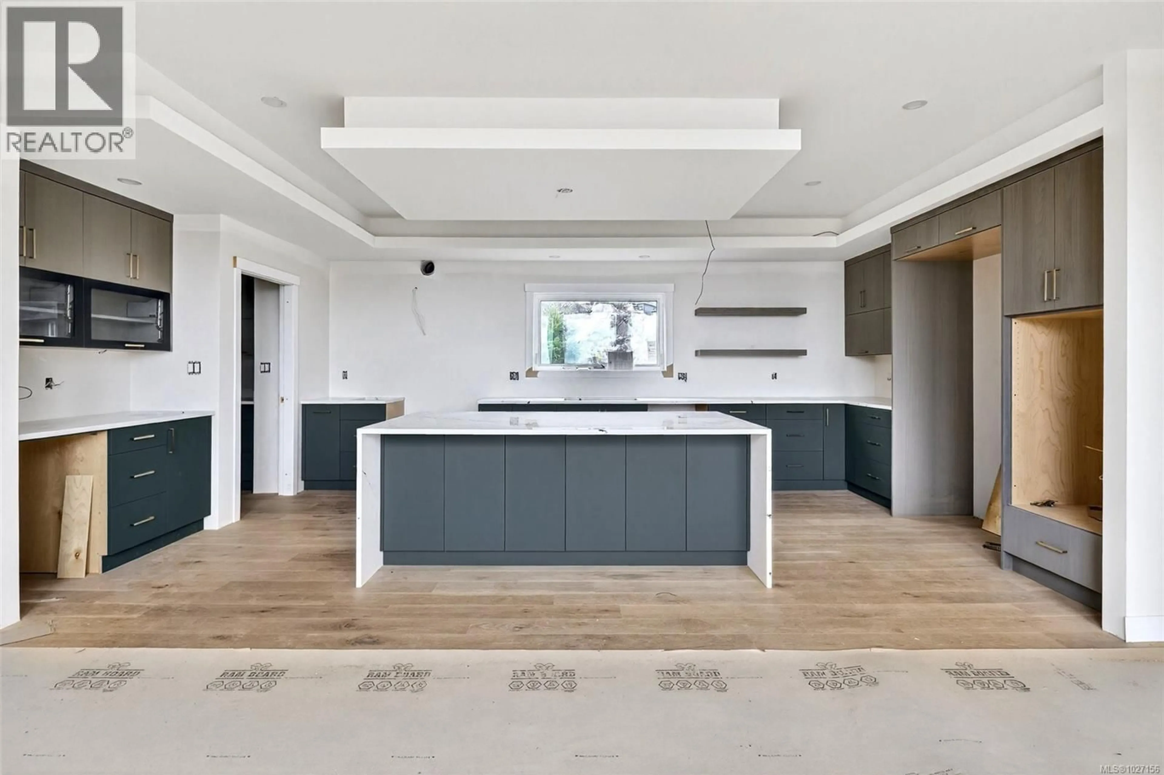 Contemporary kitchen, unknown for 654 SENTINEL DRIVE, Mill Bay British Columbia V8H1H7