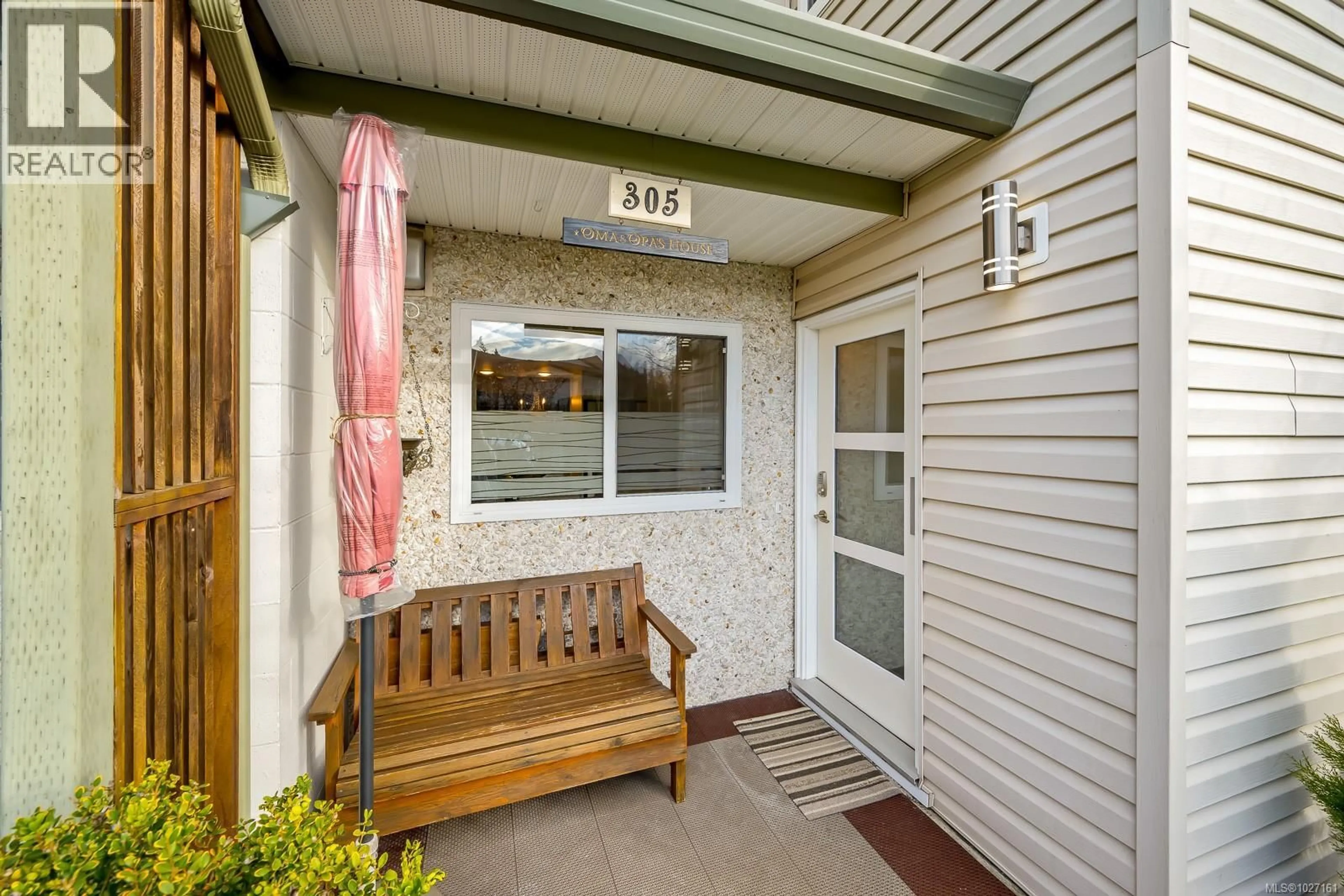 Patio, street for 305 - 1537 NOEL AVENUE, Comox British Columbia V9M3H8