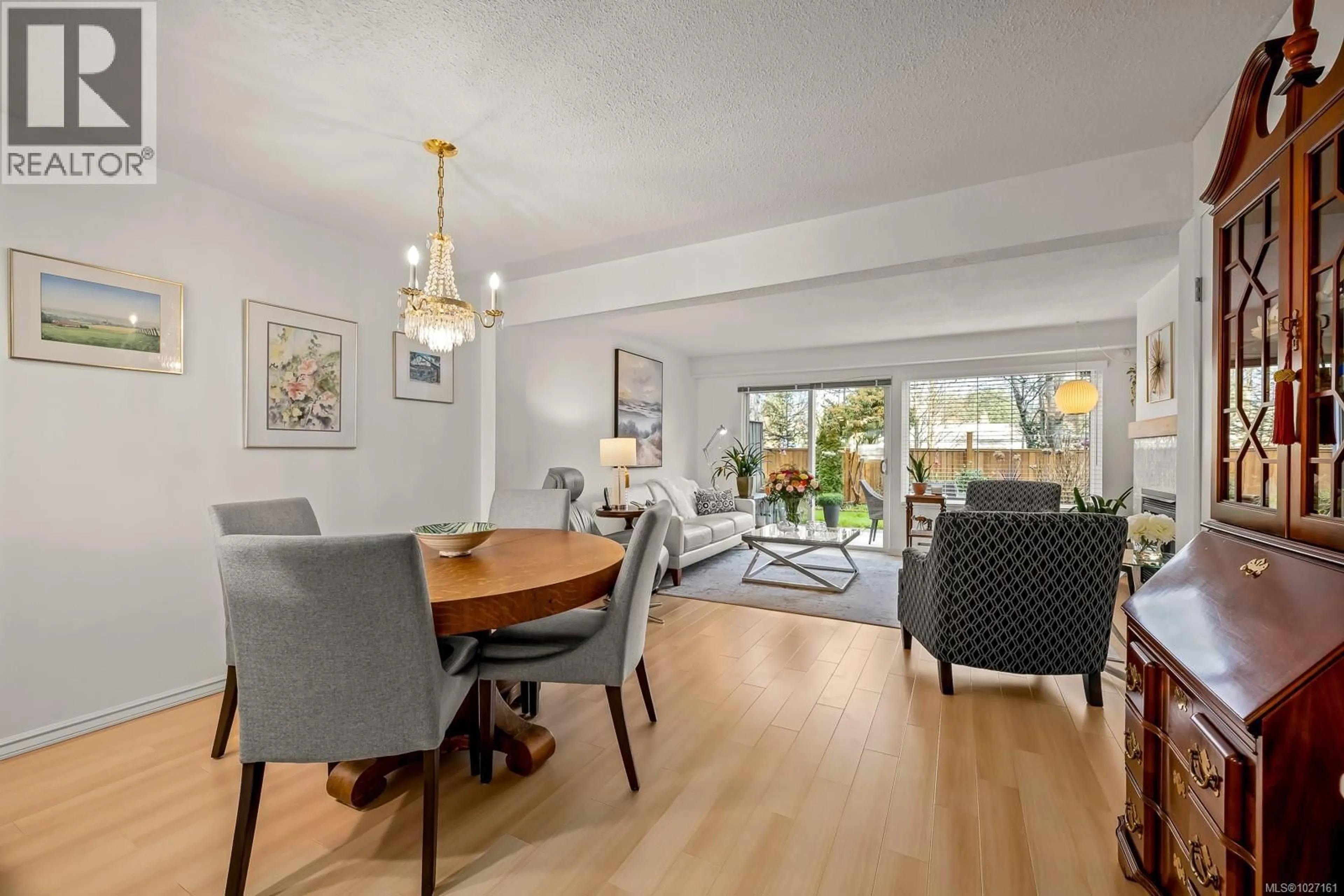 Dining room, wood/laminate floor for 305 - 1537 NOEL AVENUE, Comox British Columbia V9M3H8