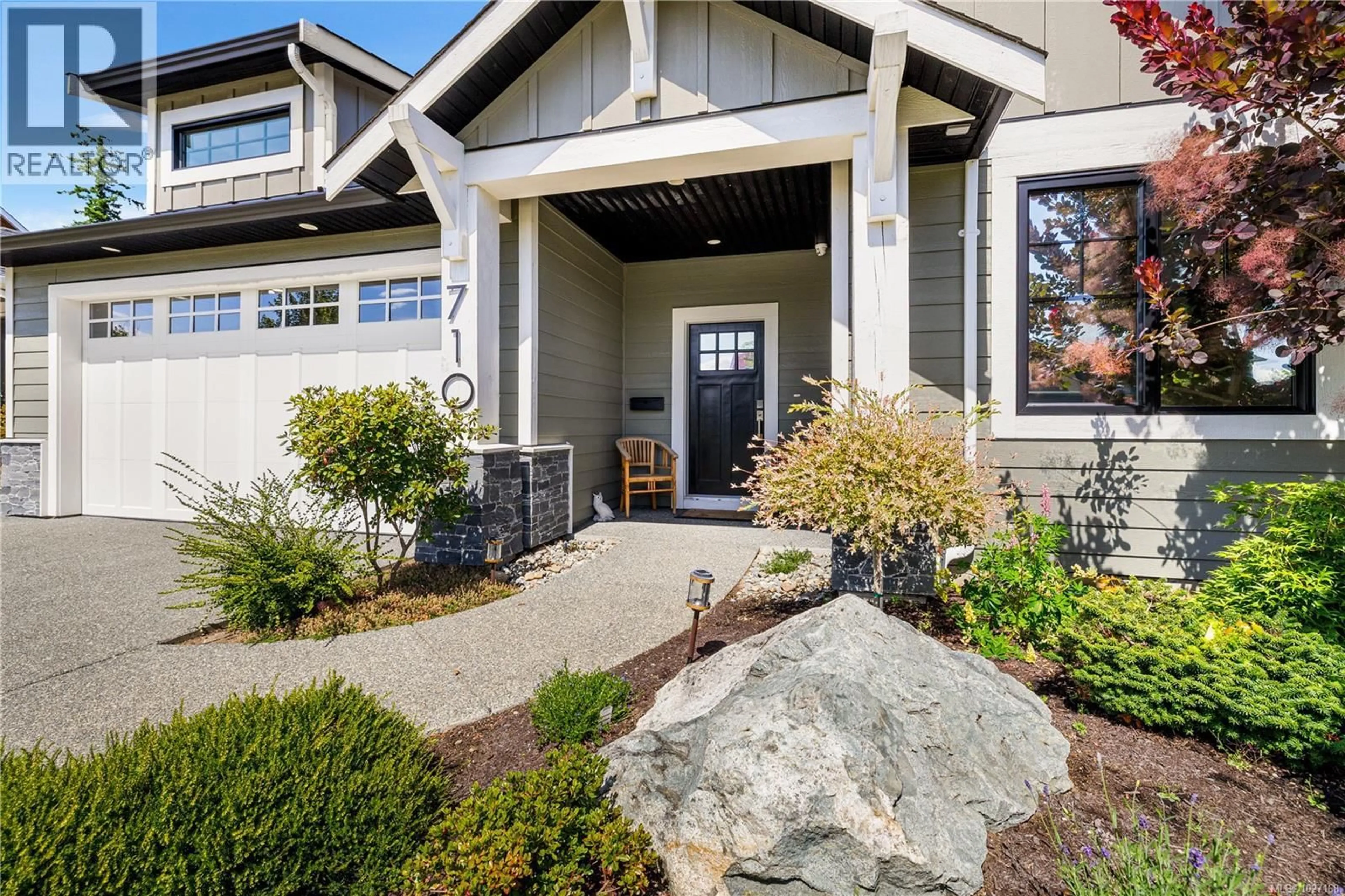 Home with vinyl exterior material, street for 710 SALAL STREET, Campbell River British Columbia V9H0E6