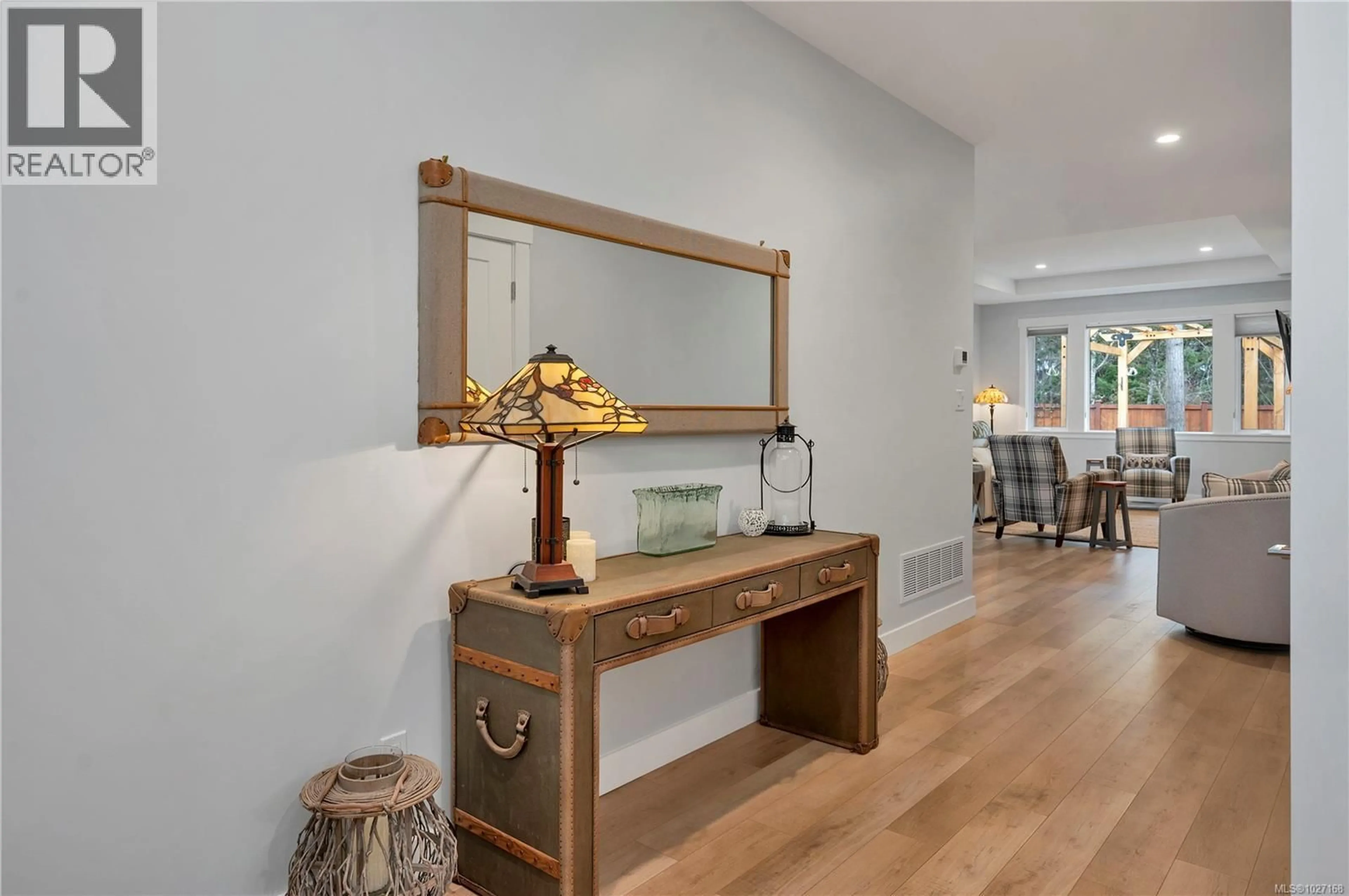 Indoor entryway for 710 SALAL STREET, Campbell River British Columbia V9H0E6