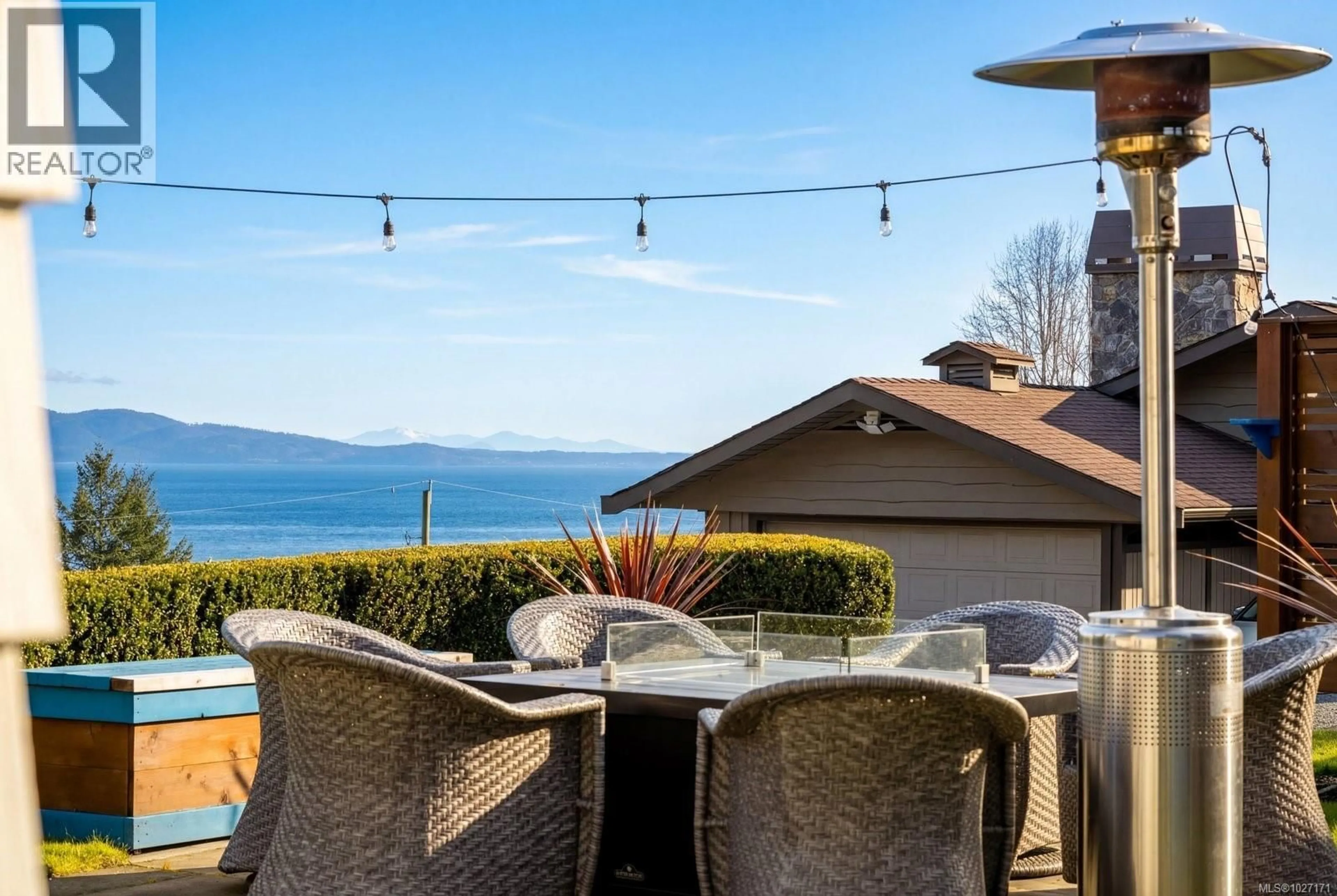 Patio, water/lake/river/ocean view for 4984 GEORGIA PARK TERRACE, Saanich British Columbia V8Y2B9