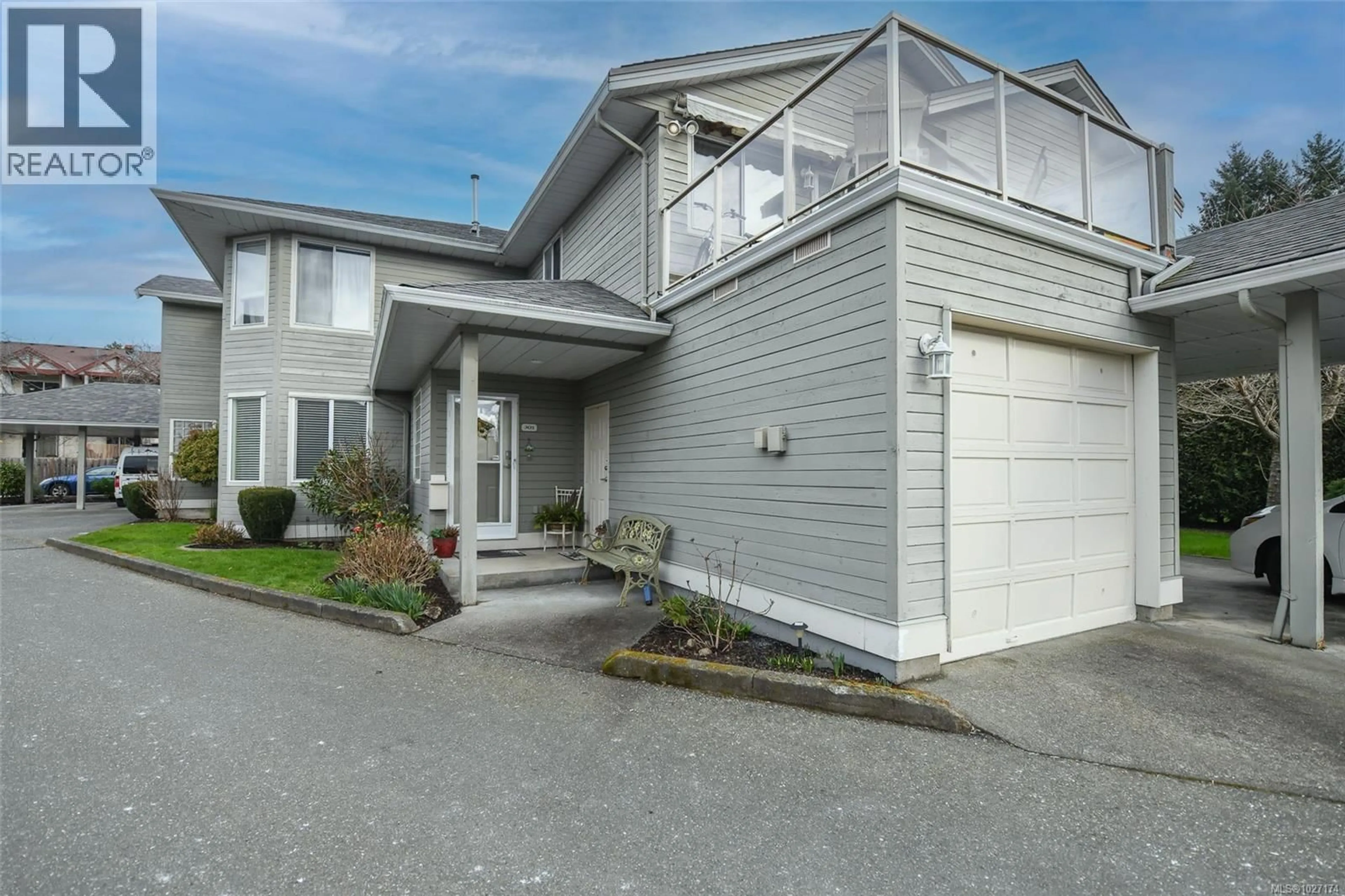Home with vinyl exterior material, street for 301 - 1400 TUNNER DRIVE, Courtenay British Columbia V9N8S2