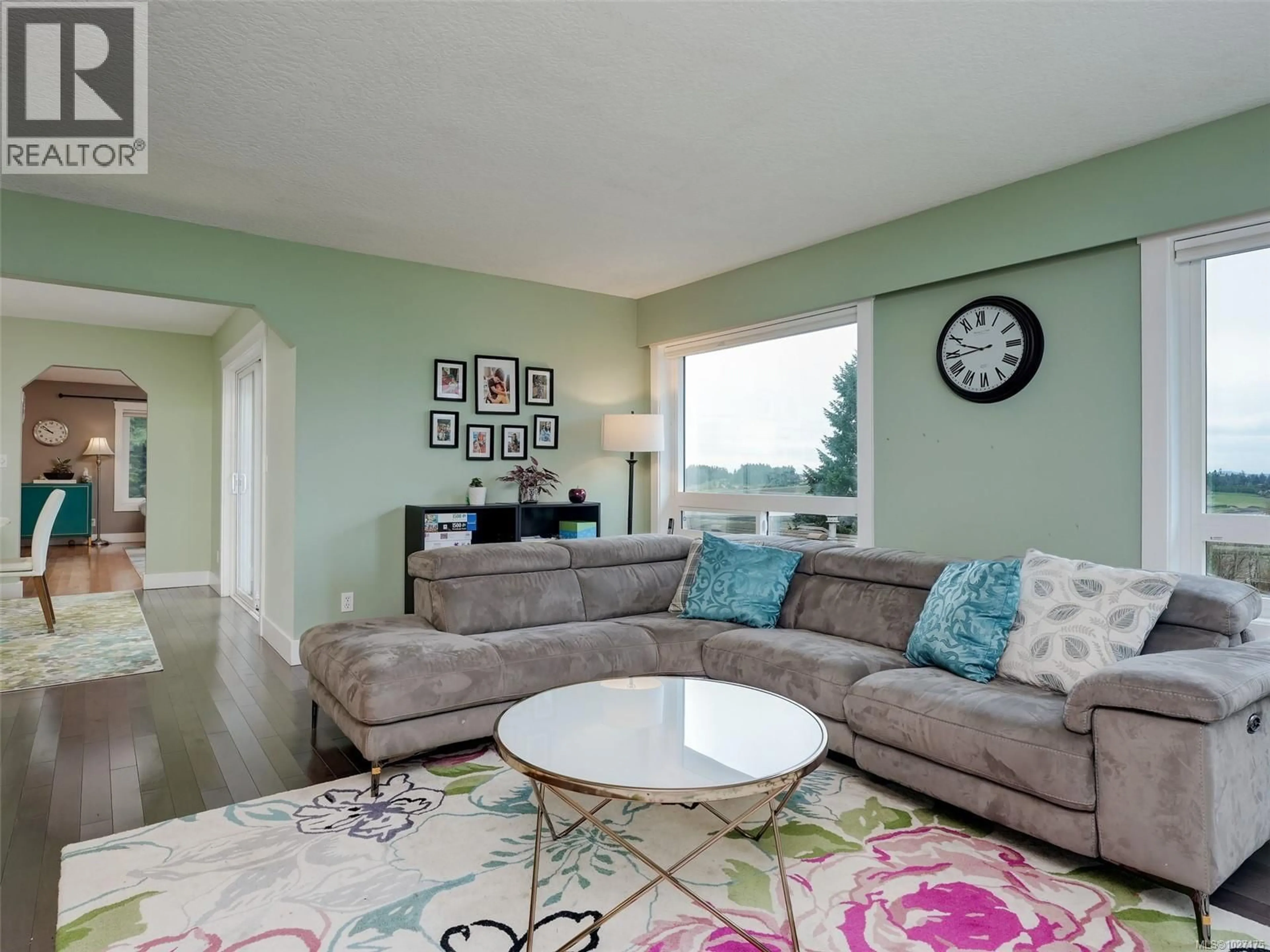 Living room with furniture, unknown for 6629 TAMANY DRIVE, Central Saanich British Columbia V8Z6Y9