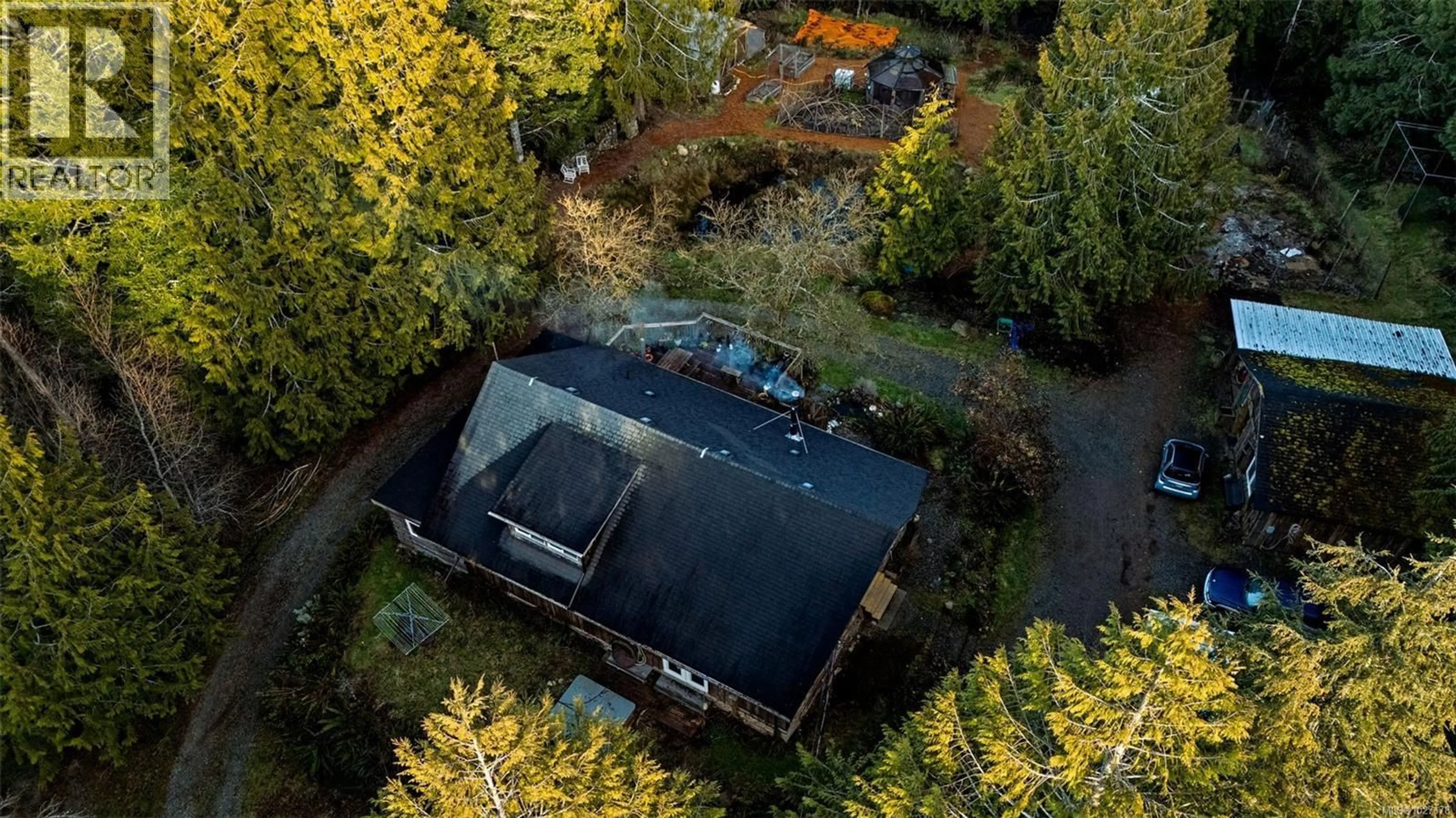 A pic from outside/outdoor area/front of a property/back of a property/a pic from drone, unknown for 2993 ROBINSON ROAD, Sooke British Columbia V9Z0J9