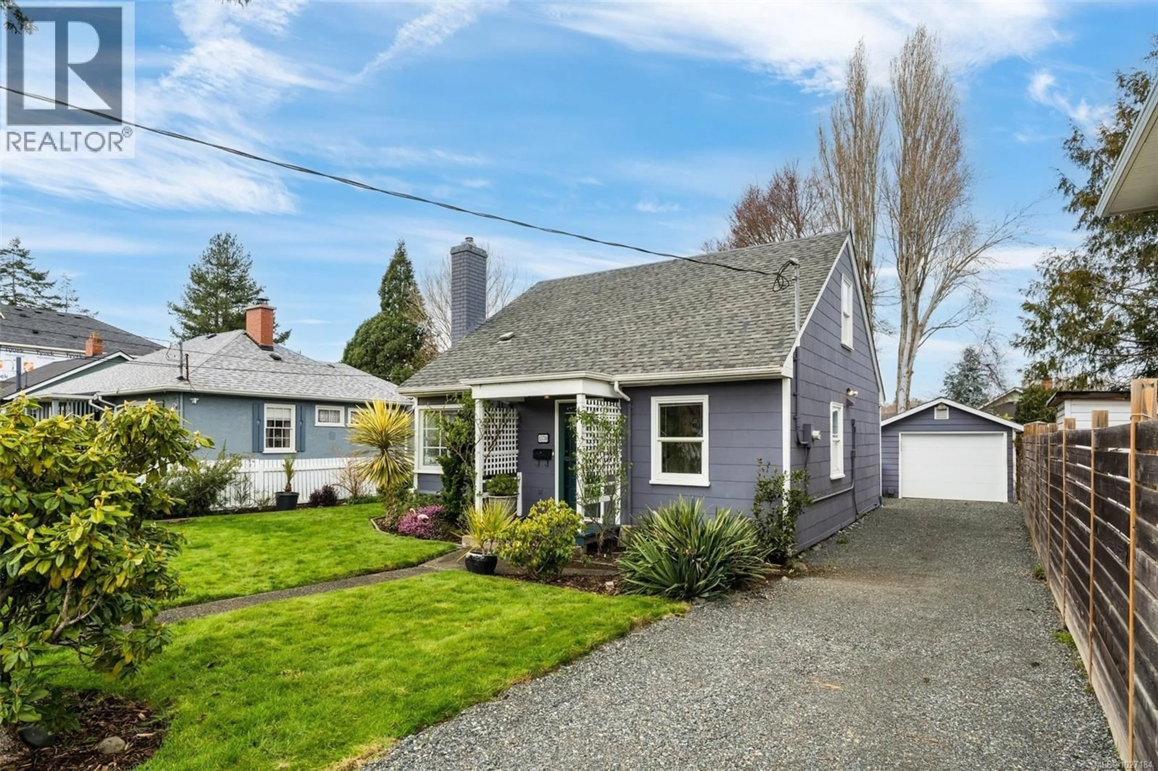 Home with vinyl exterior material, street for 1570 CLAWTHORPE AVENUE, Victoria British Columbia V8T2R7