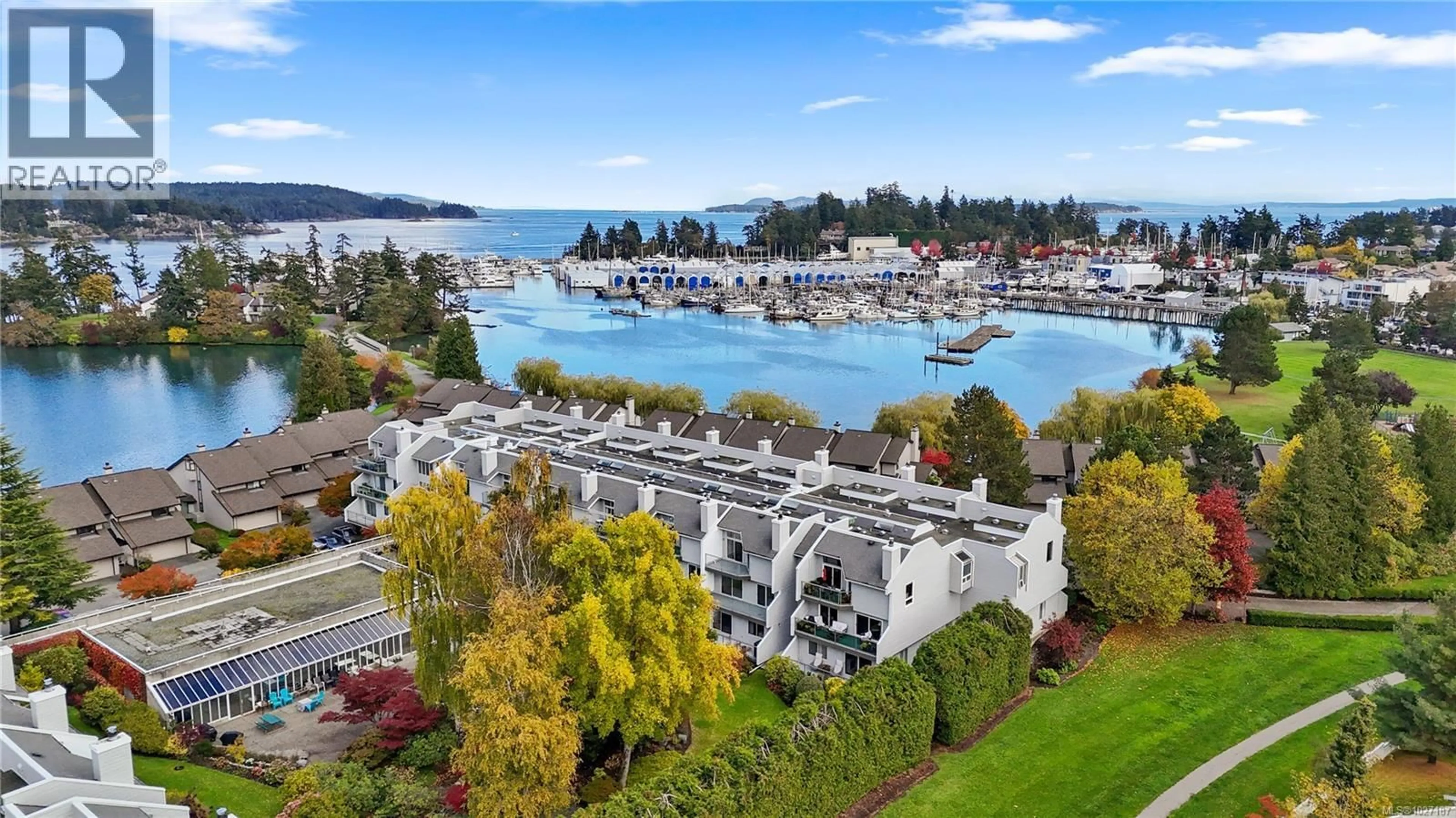 A pic from outside/outdoor area/front of a property/back of a property/a pic from drone, water/lake/river/ocean view for 118 - 10459 RESTHAVEN DRIVE, Sidney British Columbia V8L3H6