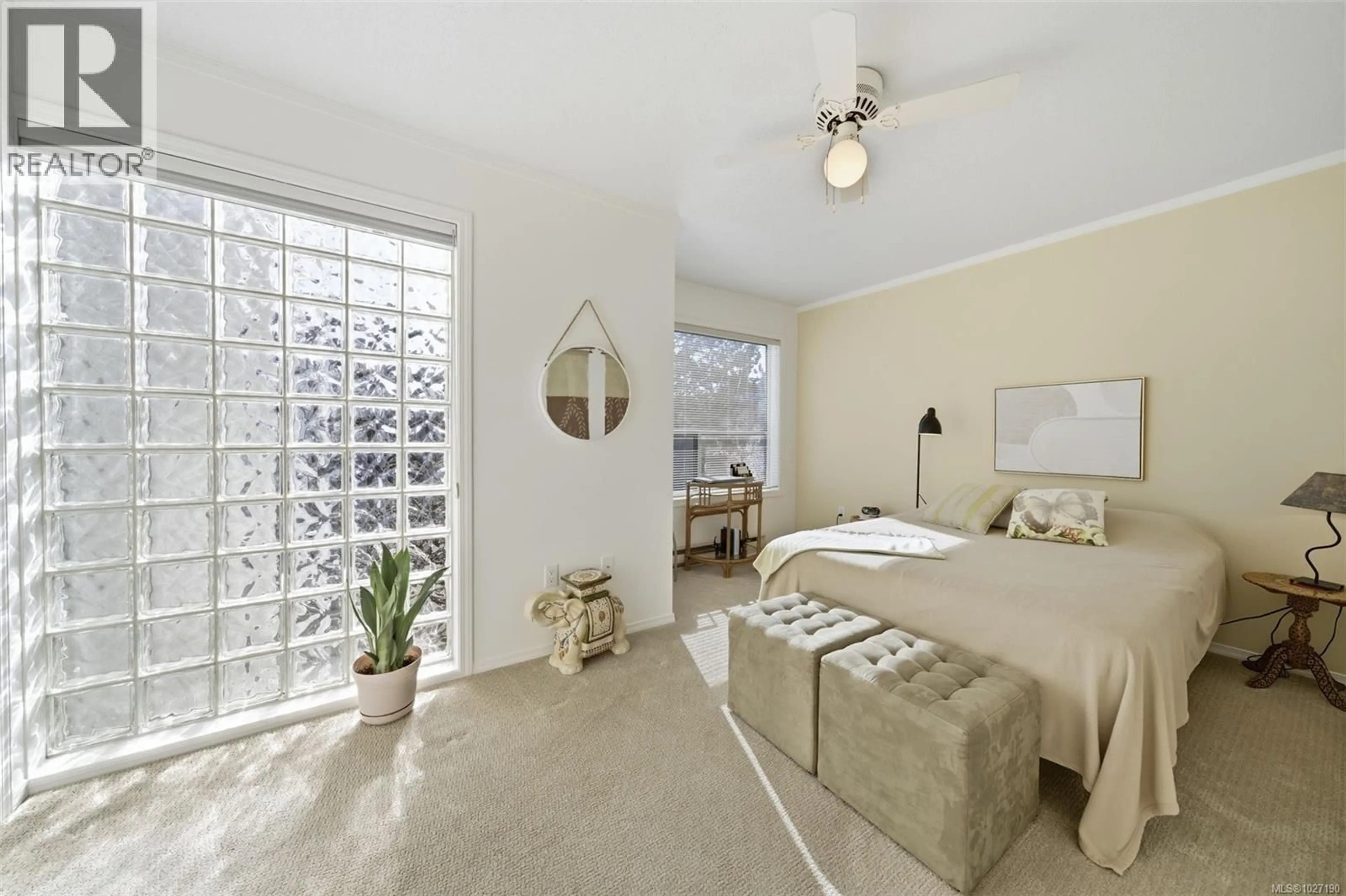 A pic of a room for 2 - 1144 VIEW STREET, Victoria British Columbia V8V3M1