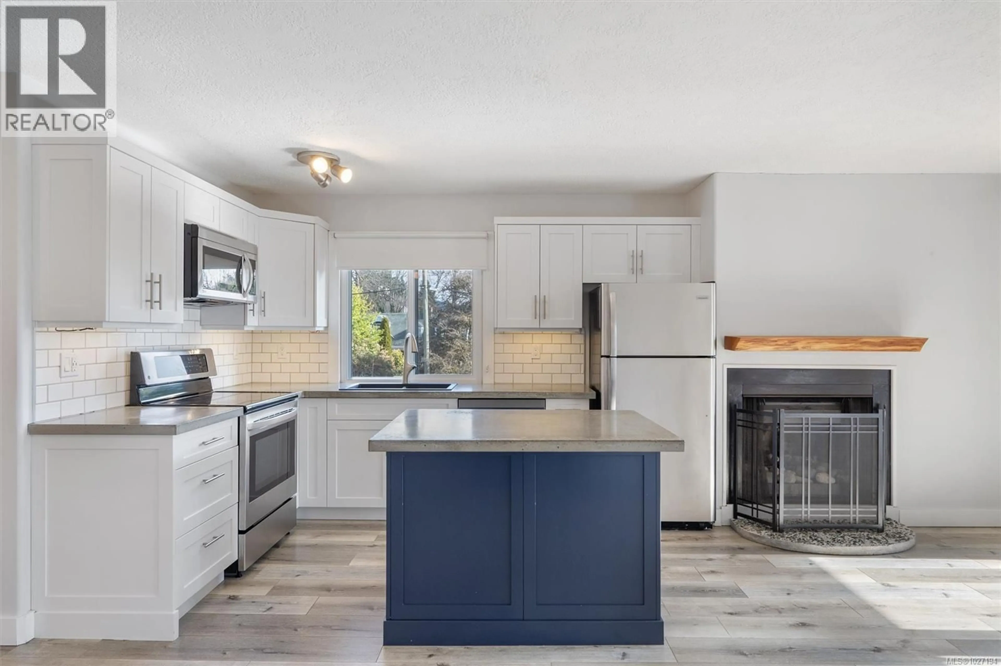 Open concept kitchen, unknown for 12 - 1956 GLENIDLE ROAD, Sooke British Columbia V0S1N0