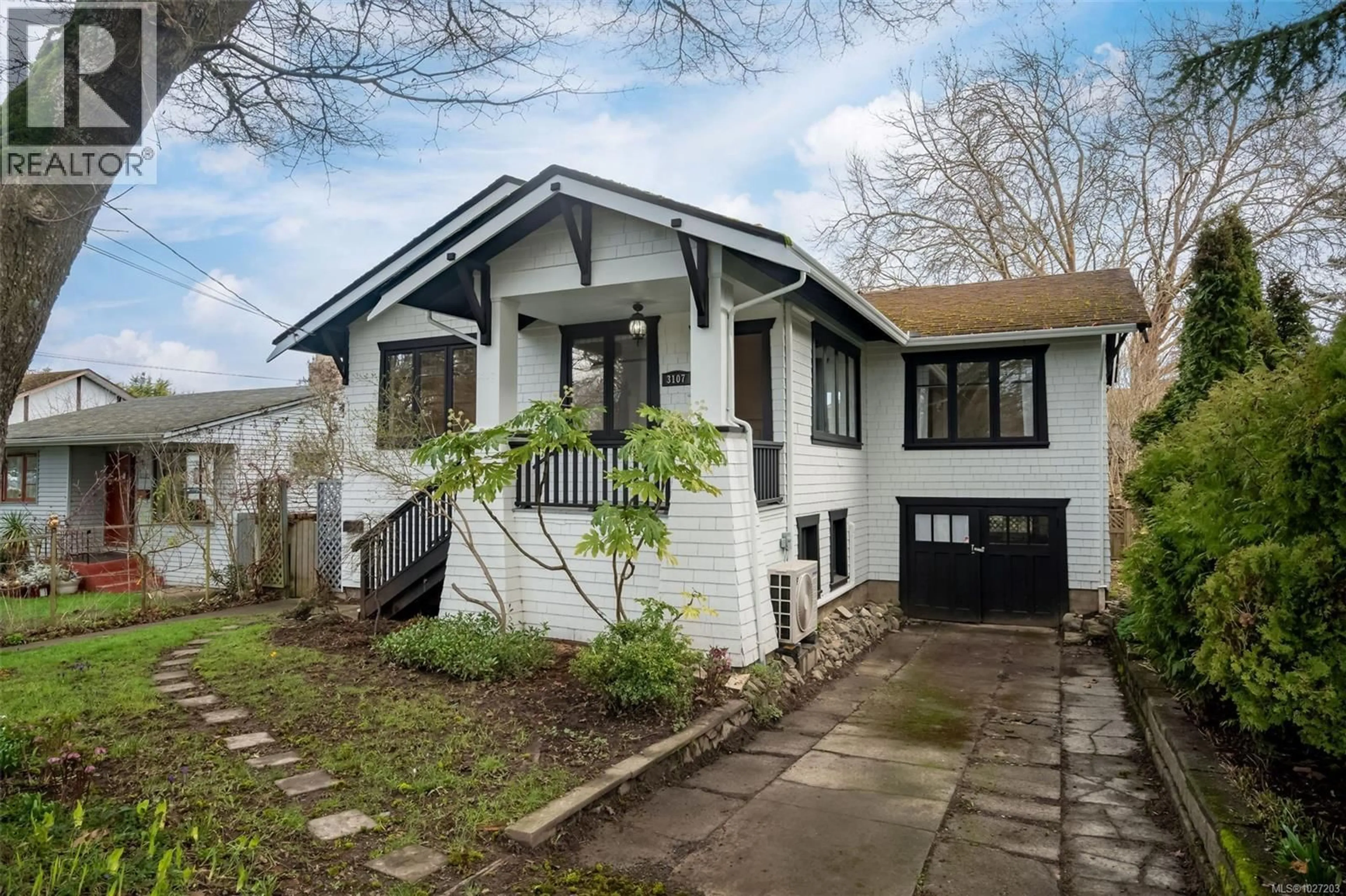 Home with vinyl exterior material, street for 3107 BALFOUR AVENUE, Victoria British Columbia V9A1R9