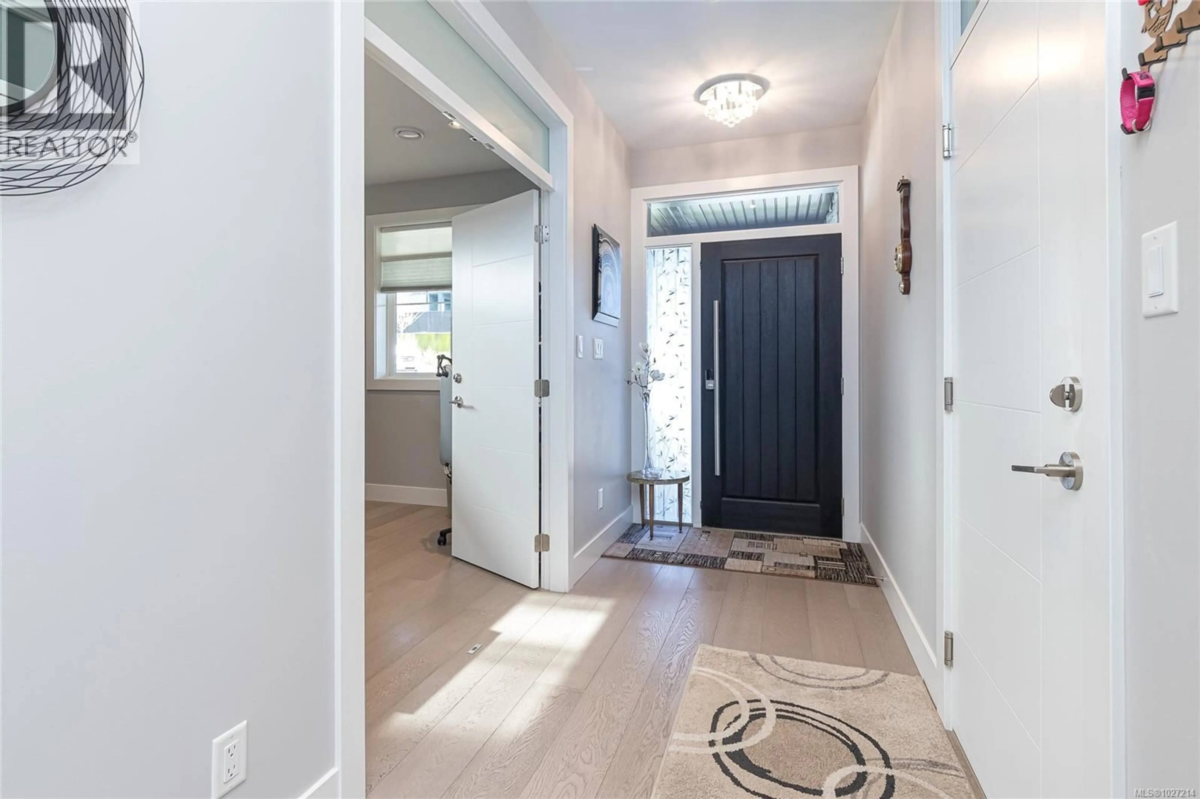 Indoor entryway for 2117 TRIANGLE TRAIL, Langford British Columbia V9C0R2