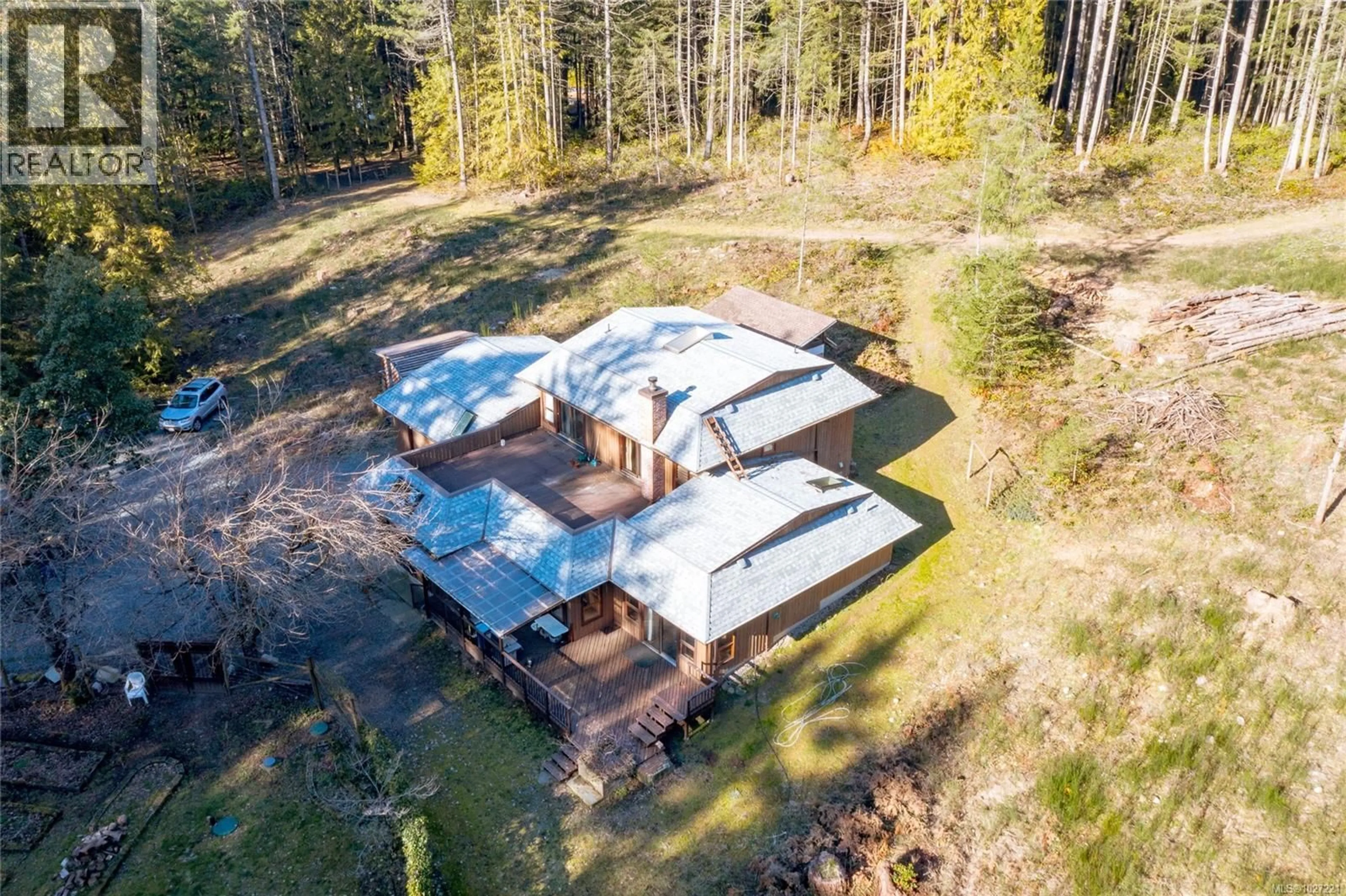 A pic from outside/outdoor area/front of a property/back of a property/a pic from drone, forest/trees view for 3713 HOLLAND AVENUE, Cobble Hill British Columbia V8H0A4