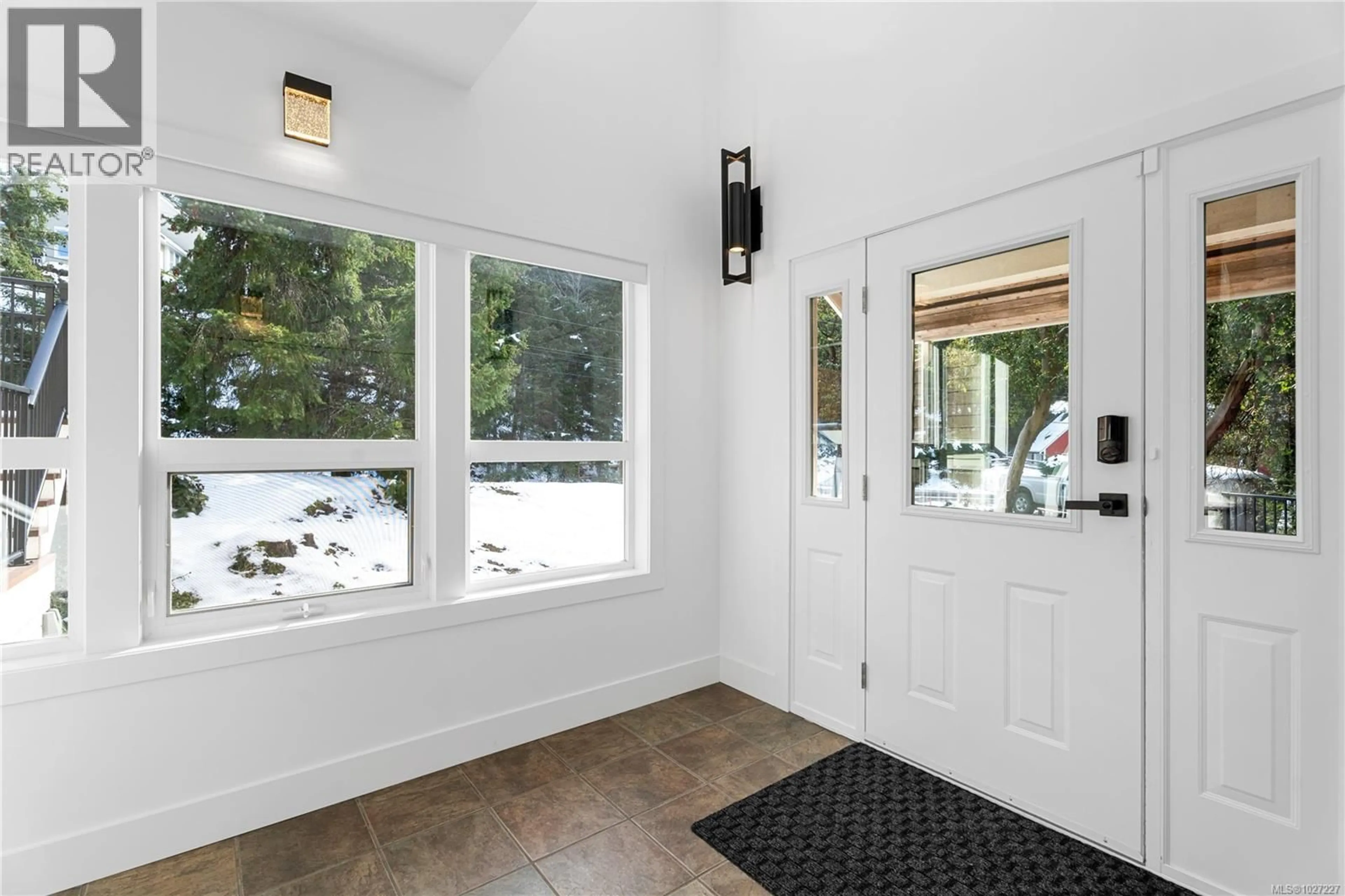 Indoor entryway for 967 OSPREY DRIVE, Duncan British Columbia V9L5S9