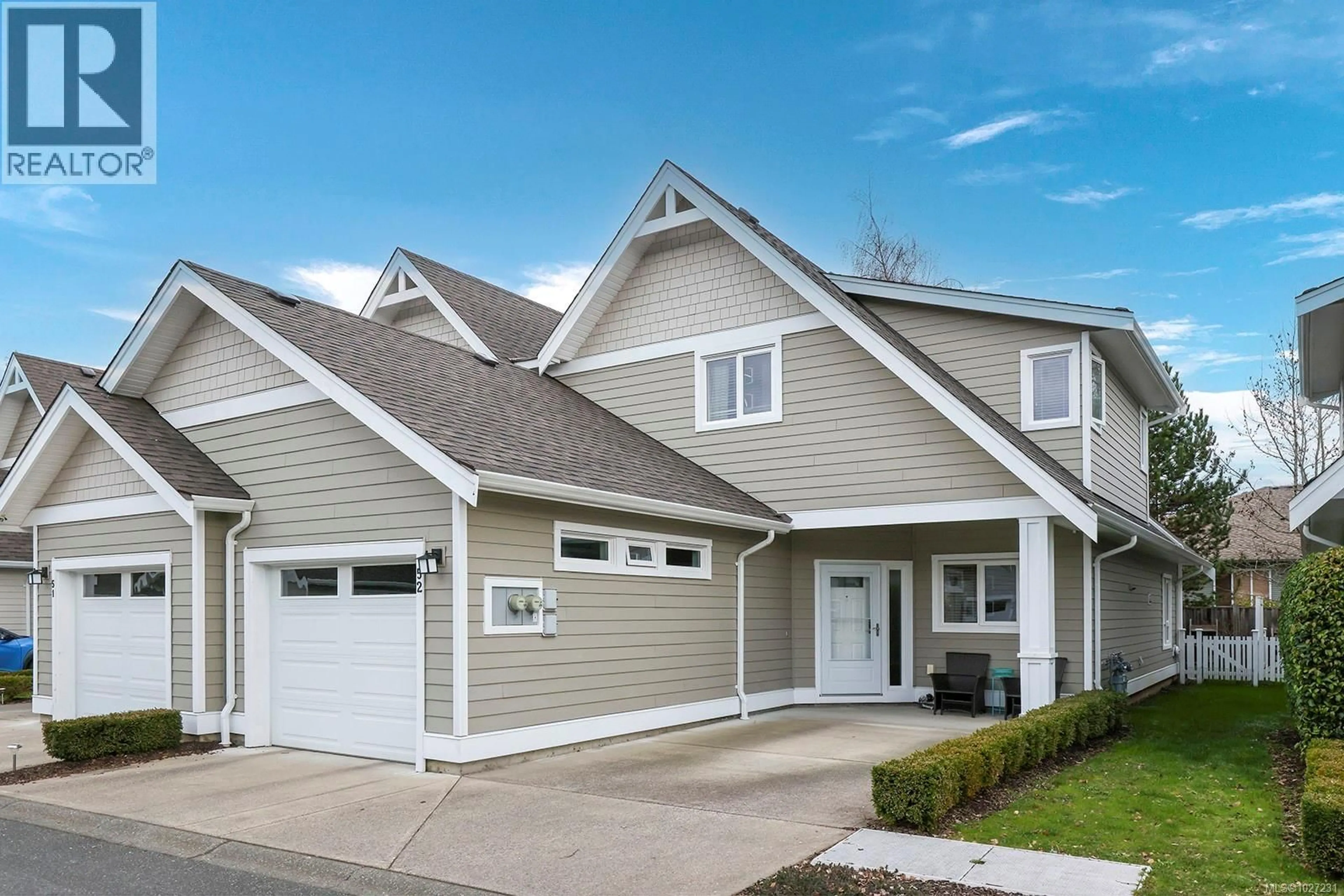 Home with vinyl exterior material, street for 52 - 700 LANCASTER WAY, Comox British Columbia V9M0B6