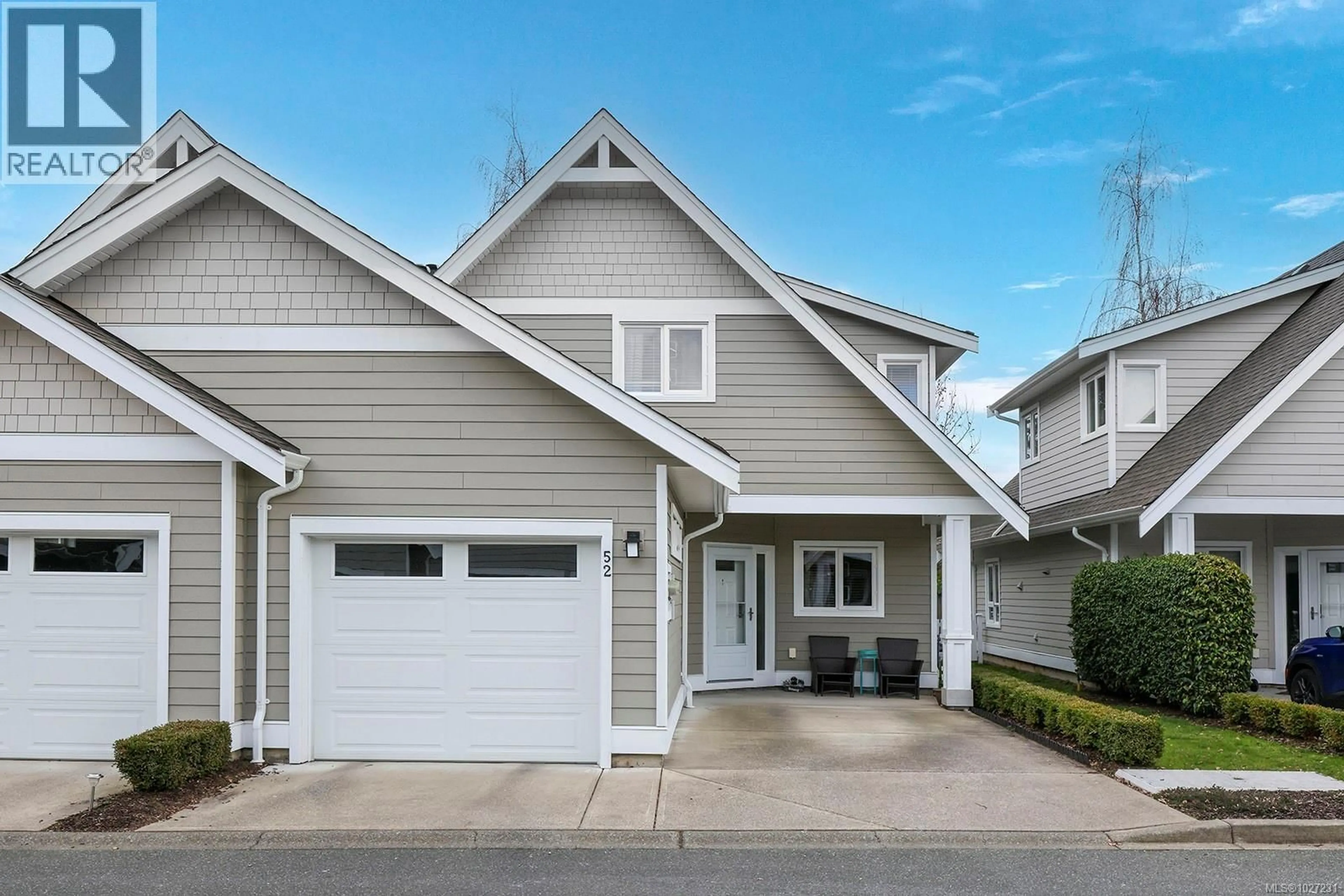 Home with vinyl exterior material, street for 52 - 700 LANCASTER WAY, Comox British Columbia V9M0B6