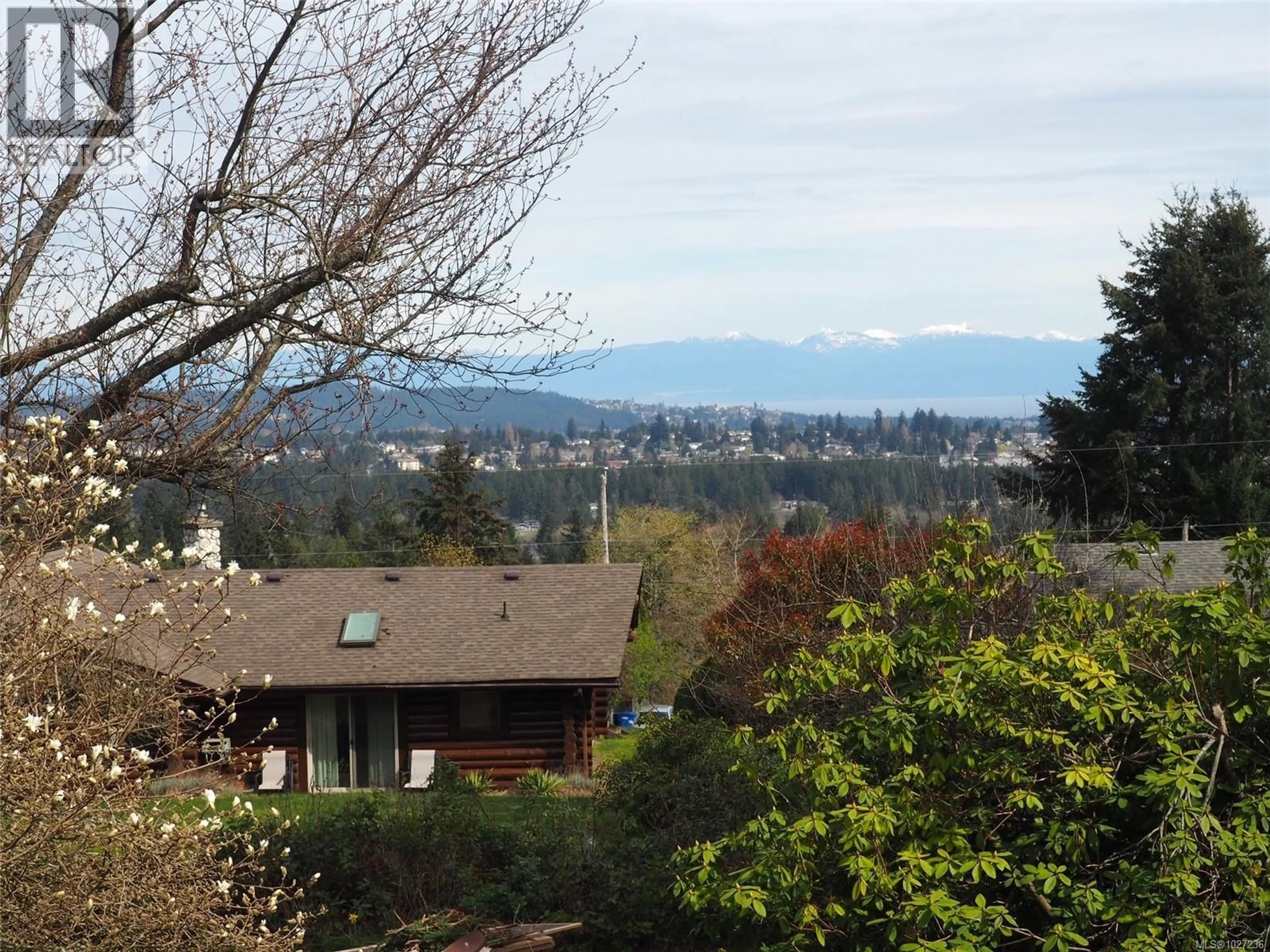 A pic from outside/outdoor area/front of a property/back of a property/a pic from drone, mountain view for 2331 PANORAMA VIEW DRIVE, Nanaimo British Columbia V9R6T1