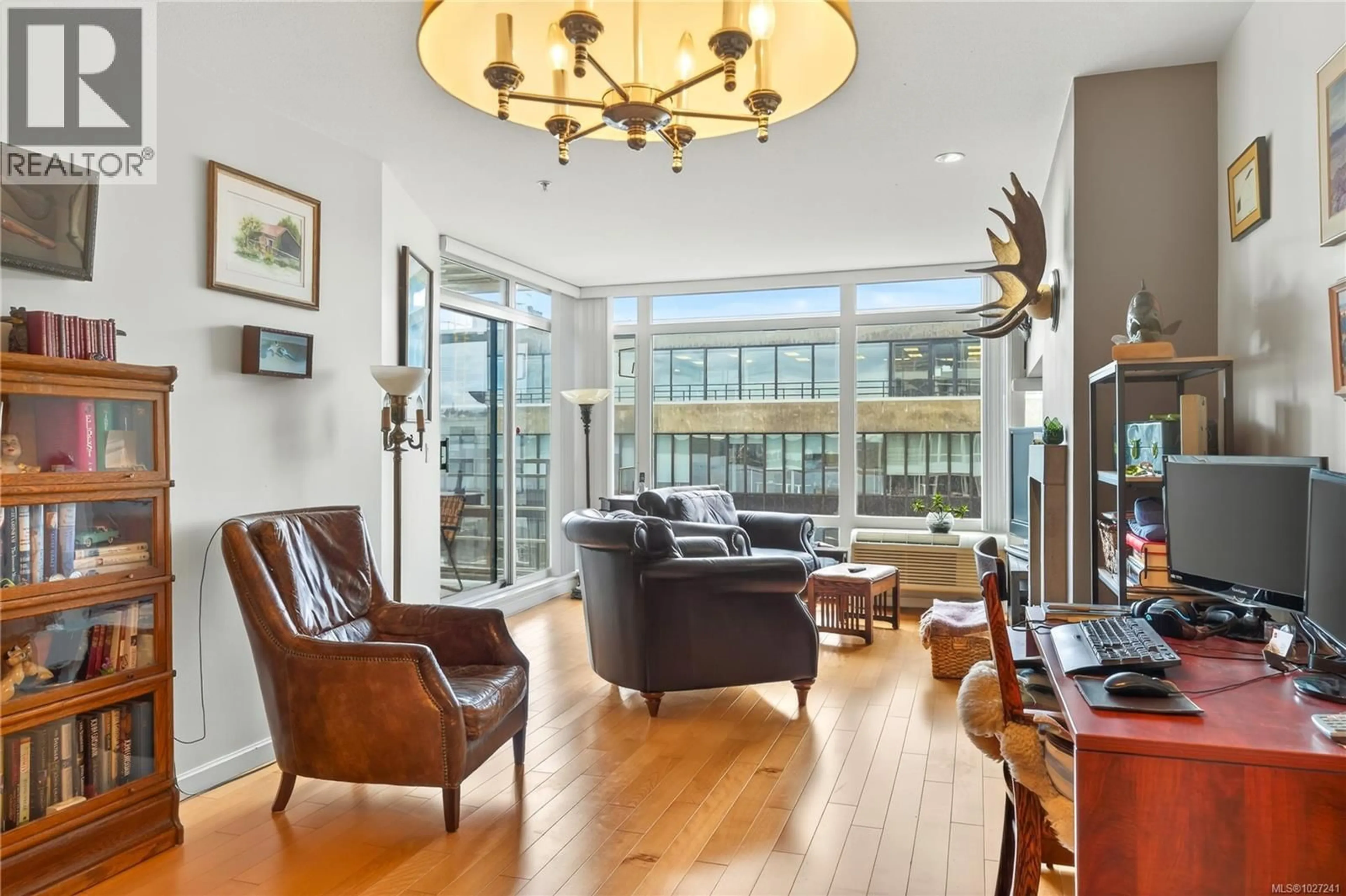 Indoor foyer for 503 - 38 FRONT STREET, Nanaimo British Columbia V9R0B8