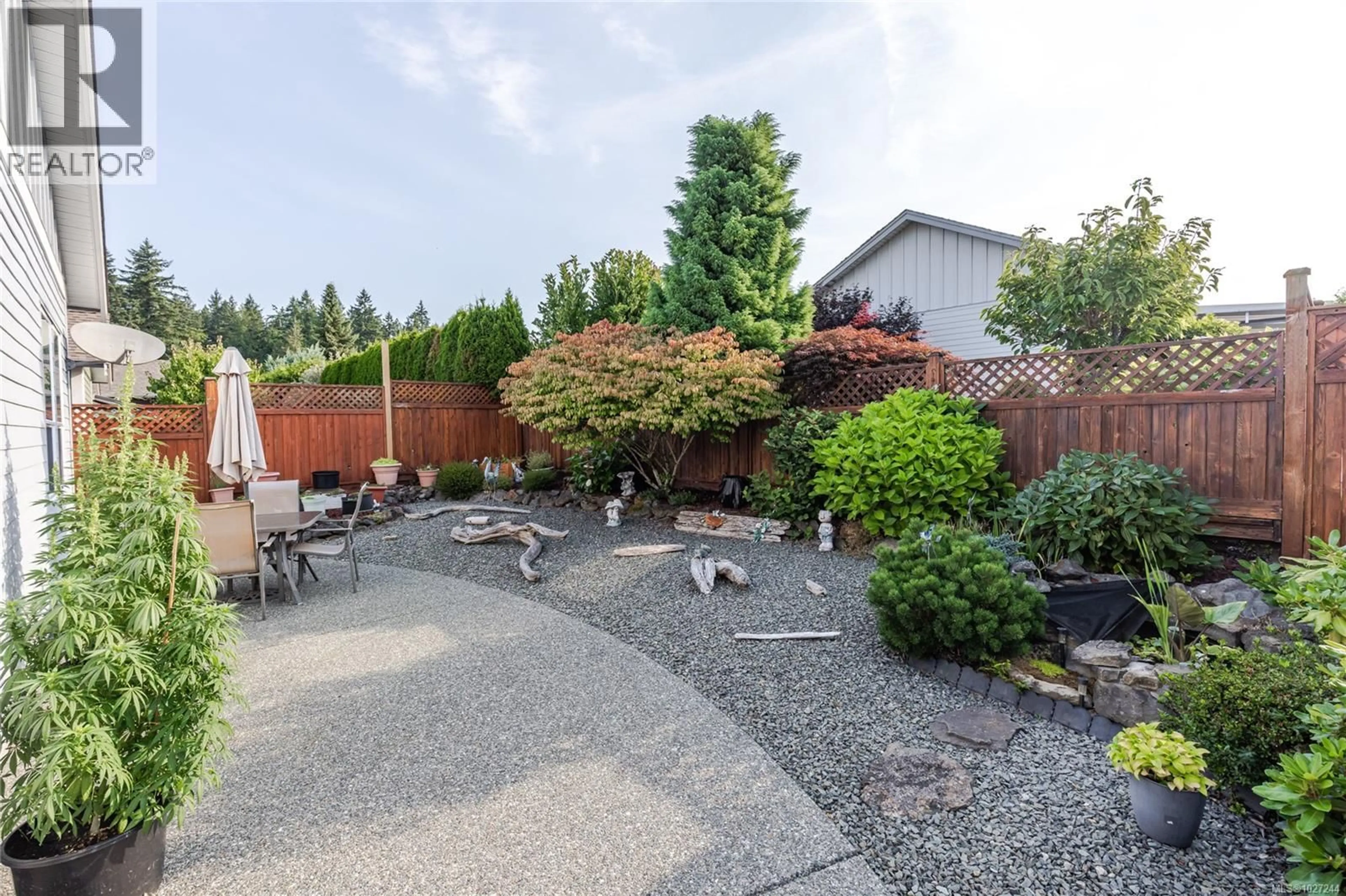 Patio, unknown for 3866 MIMOSA DRIVE, Nanaimo British Columbia V9T6B8
