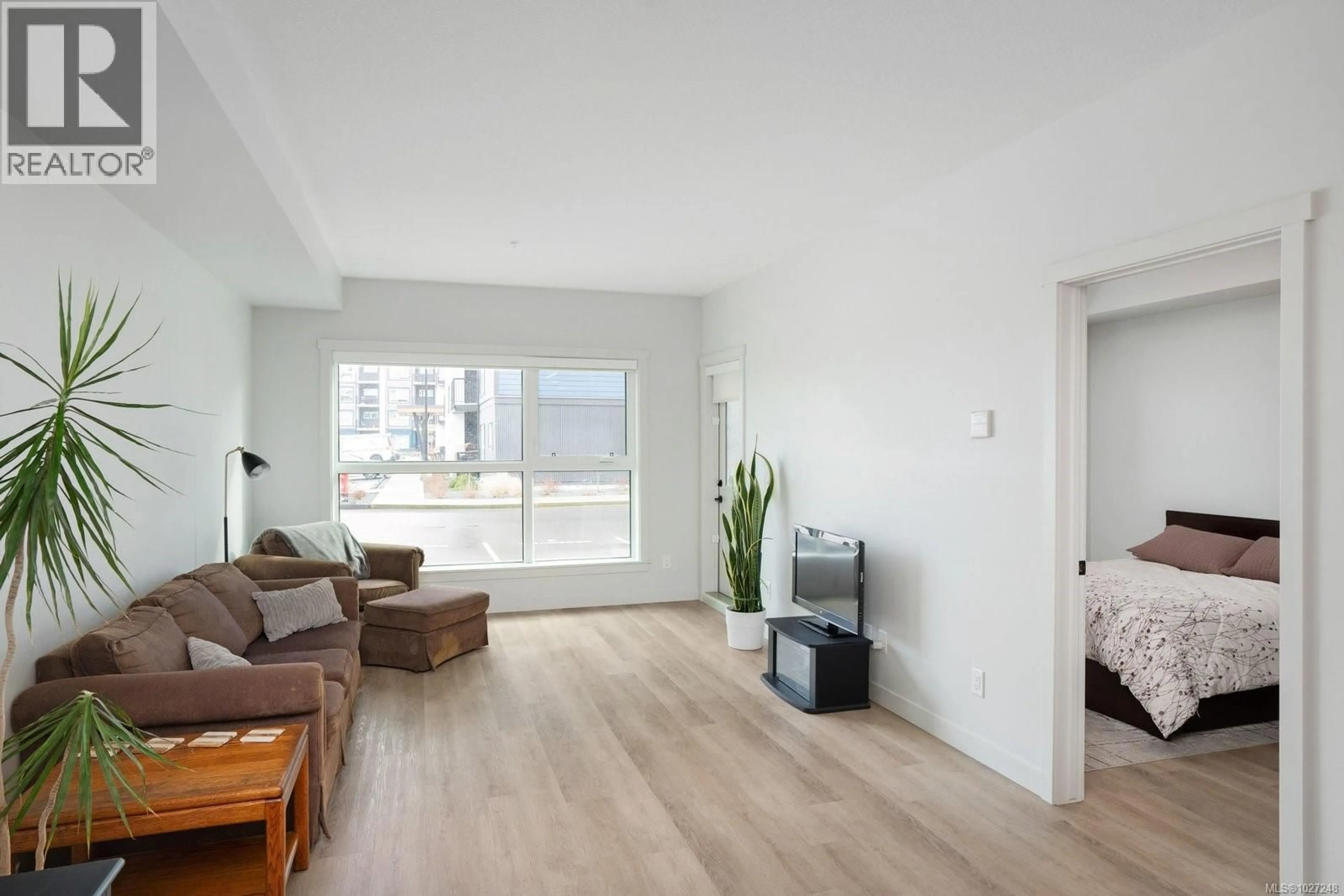 Living room with furniture, unknown for 104 - 2461 GATEWAY ROAD, Langford British Columbia V9B6M6