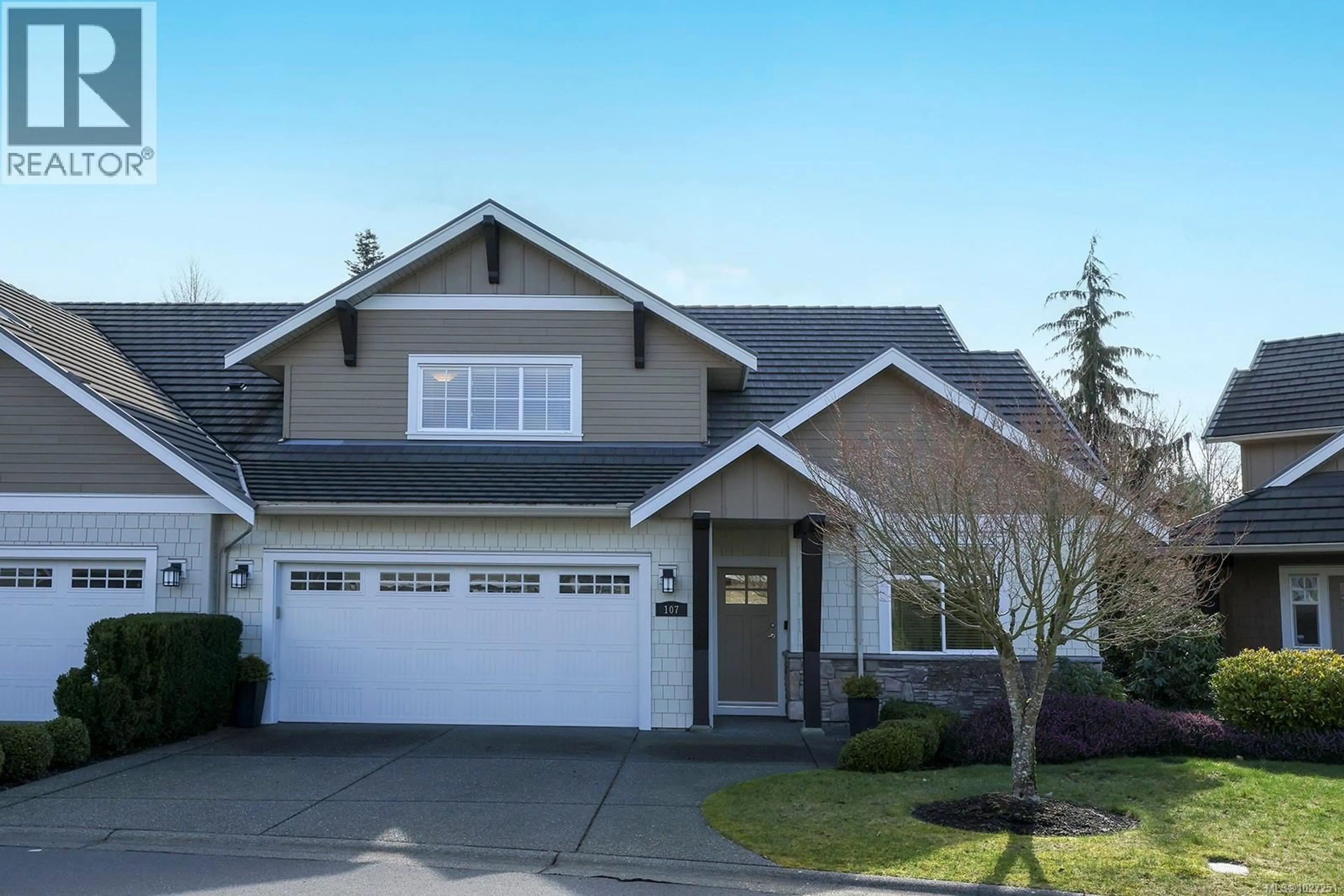 Home with vinyl exterior material, street for 107 - 1055 CROWN ISLE DRIVE, Courtenay British Columbia V9N0A5