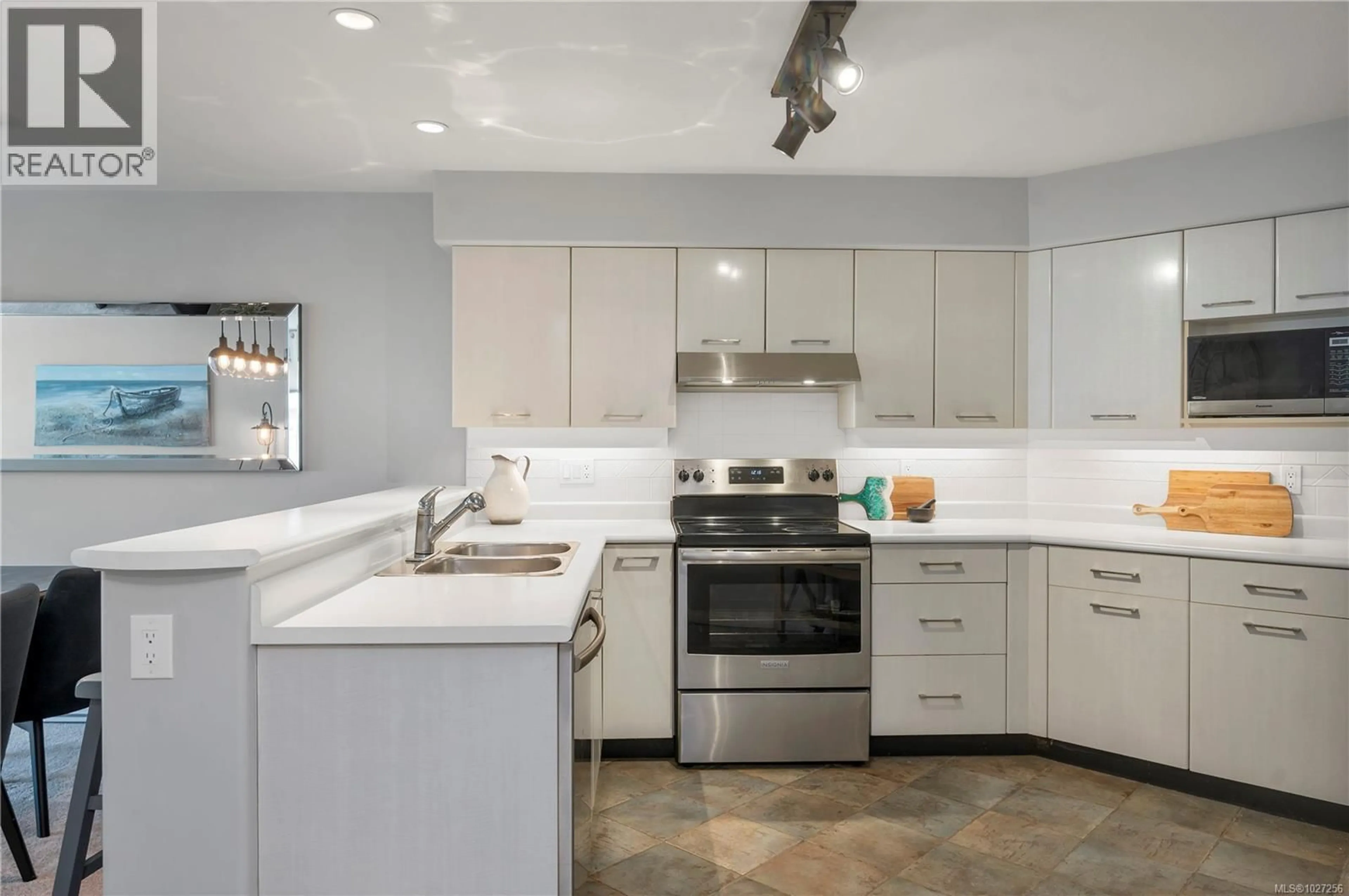 Unknown for 107 - 350 ISLAND HIGHWAY SOUTH, Campbell River British Columbia V9W1A5