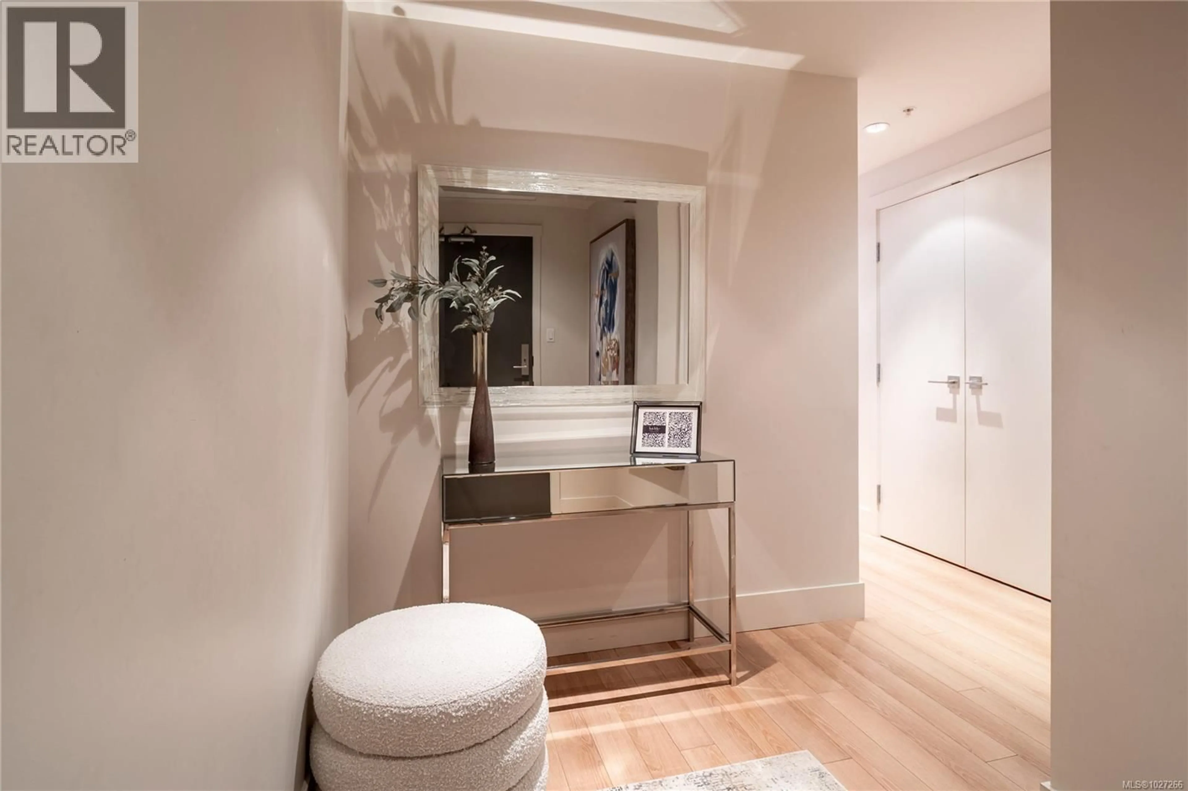 Indoor entryway for 1705 - 83 SAGHALIE ROAD, Victoria British Columbia V9A0E7