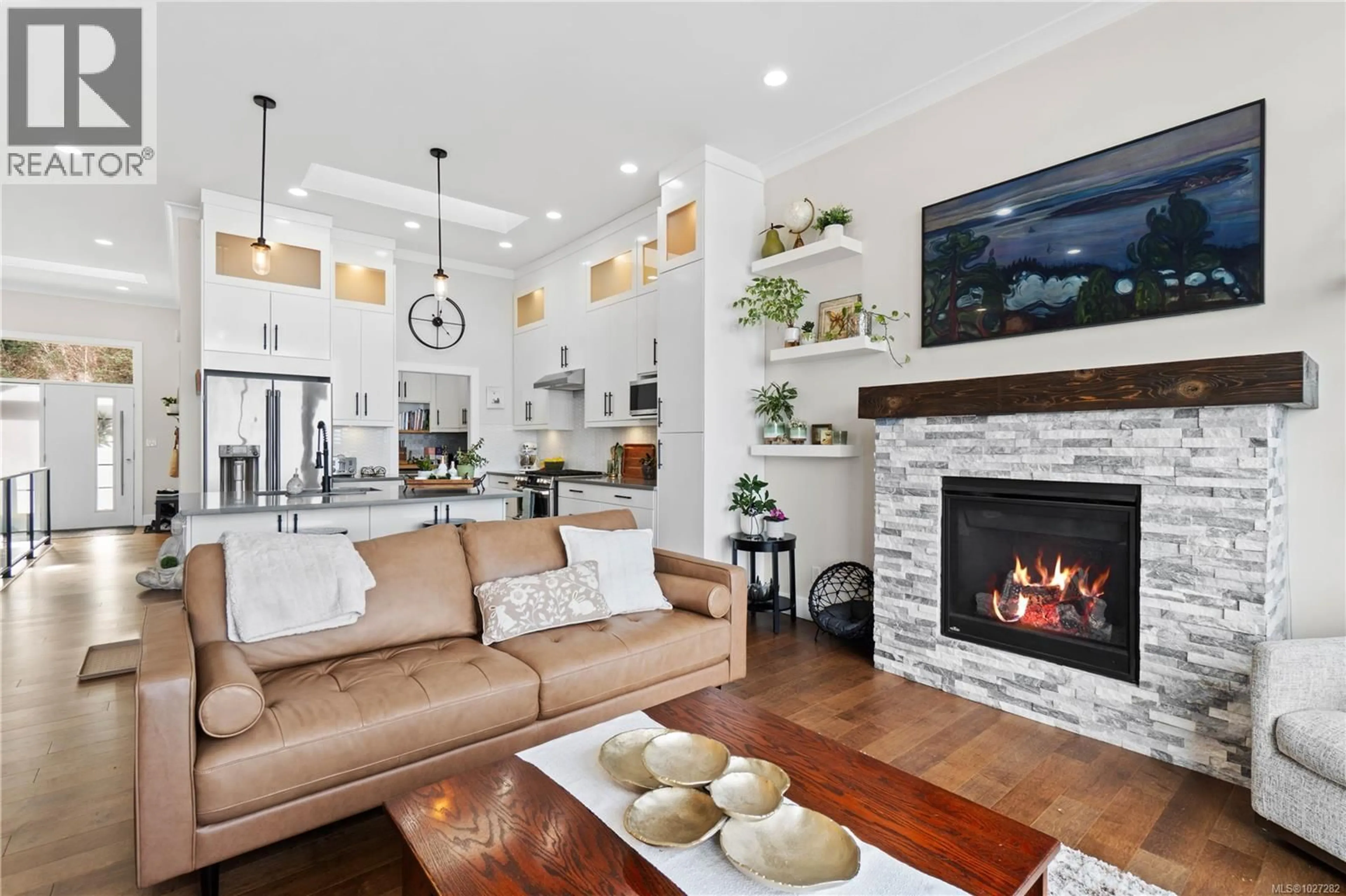 Living room with furniture, unknown for 5304 DEWAR ROAD, Nanaimo British Columbia V9T6T3