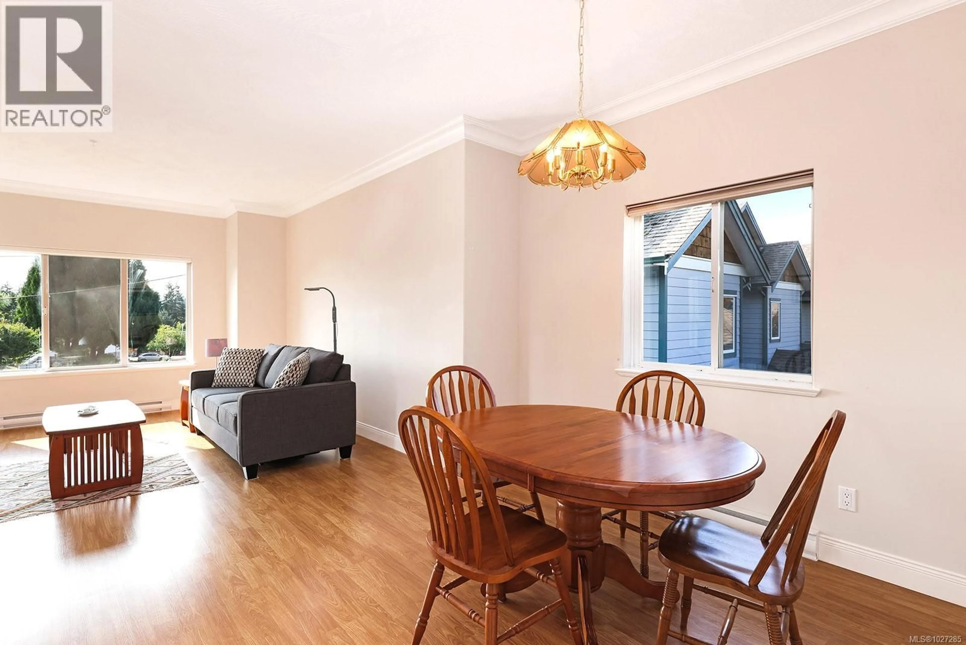 Dining room, wood/laminate floor for 16 - 1646 BALMORAL AVENUE, Comox British Columbia V9M2N1