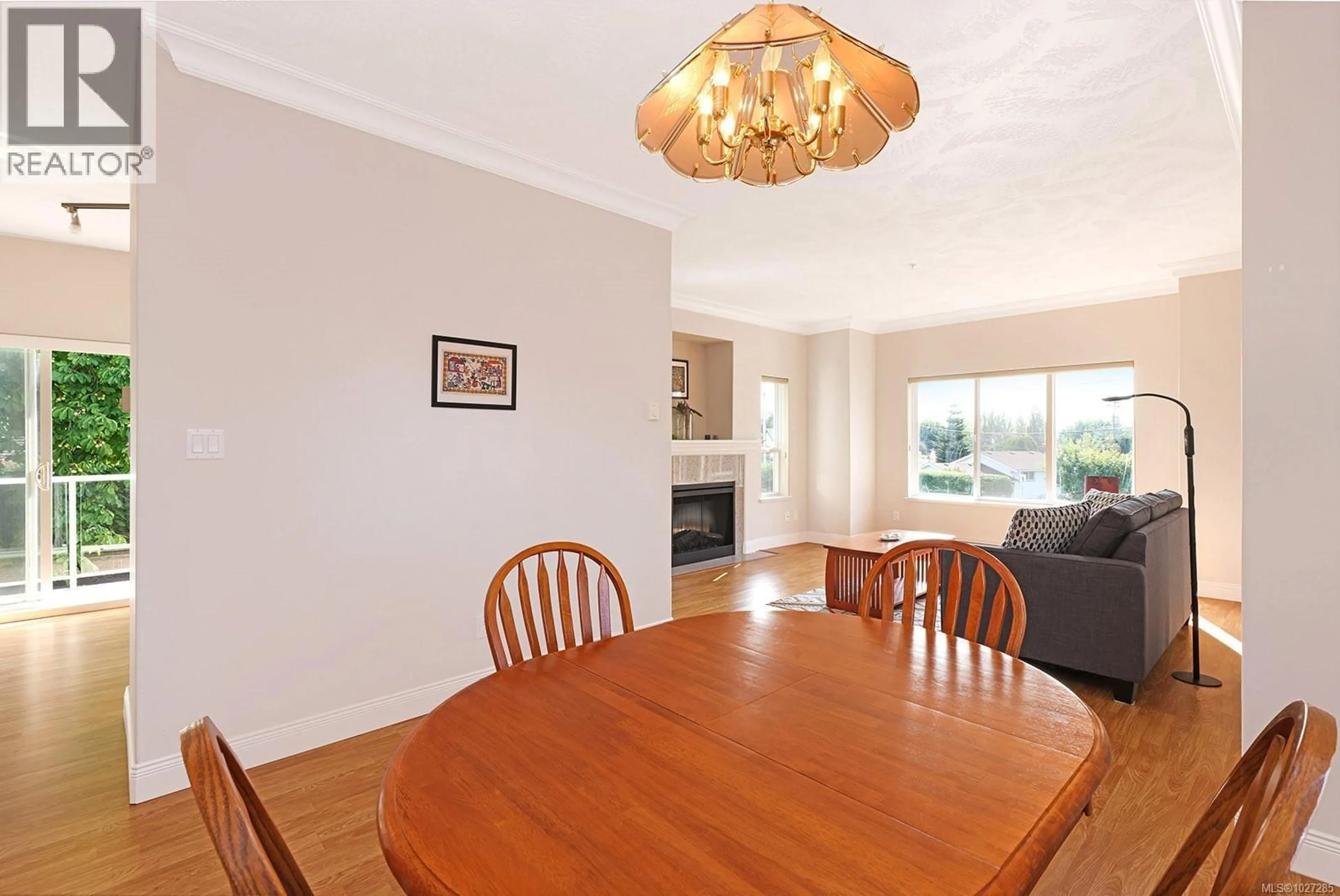 Dining room, wood/laminate floor for 16 - 1646 BALMORAL AVENUE, Comox British Columbia V9M2N1