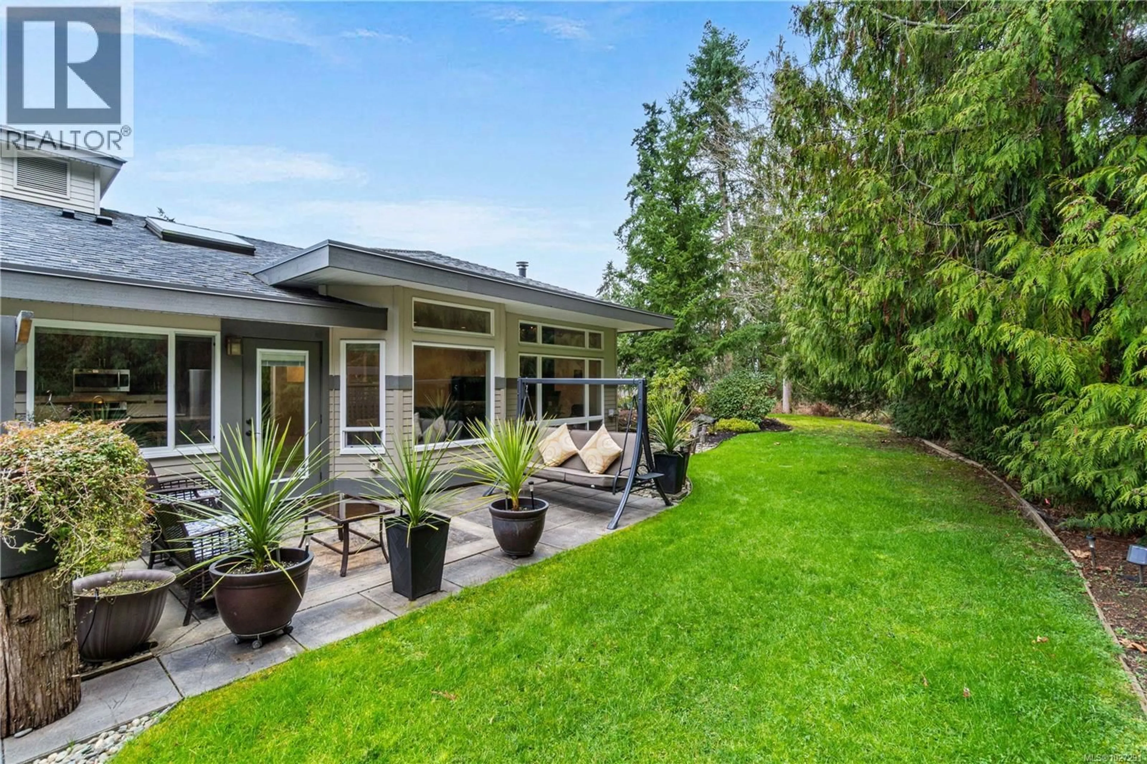 Patio, mountain view for 25 - 500 CORFIELD STREET, Parksville British Columbia V9P1S9