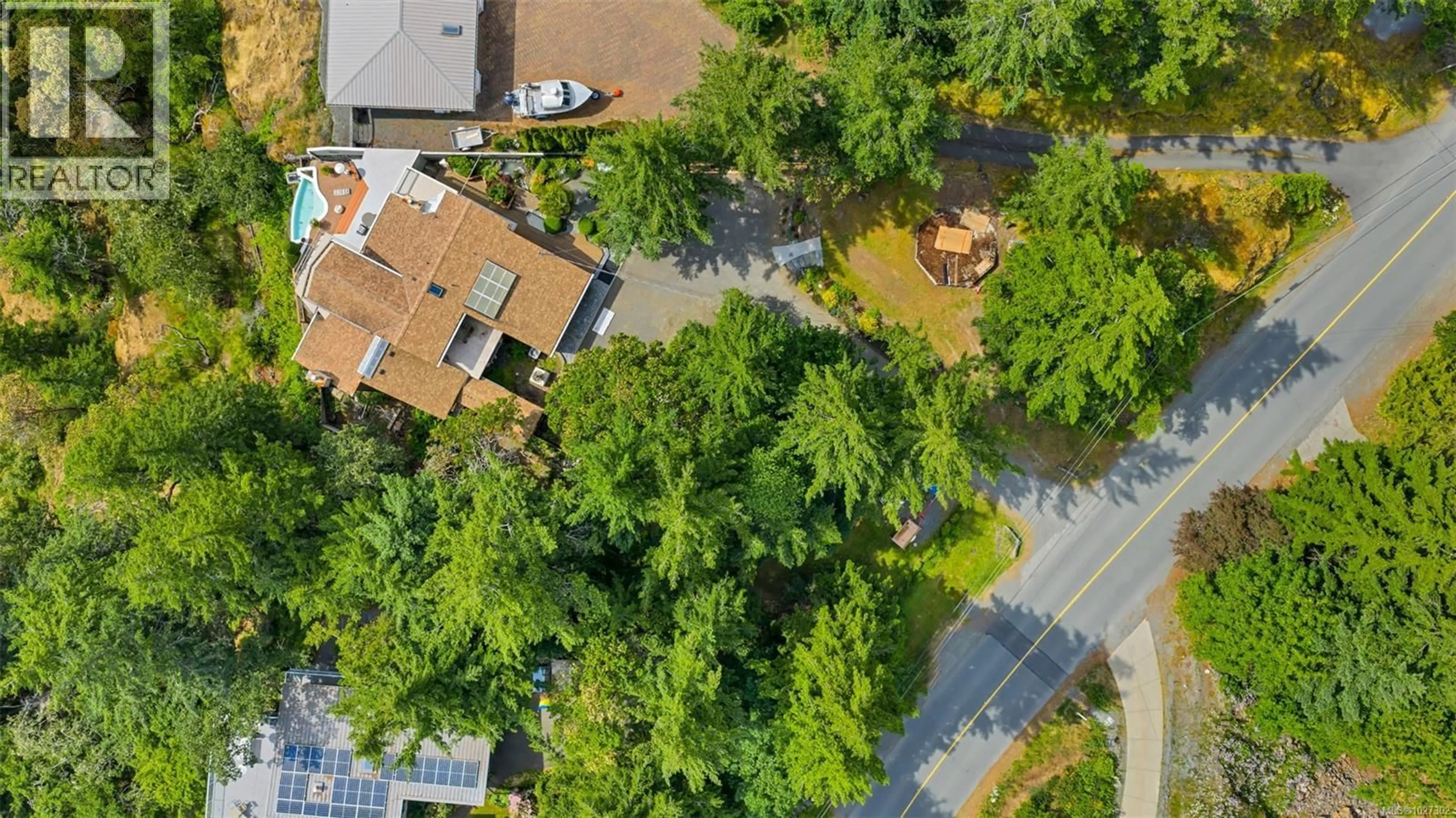 A pic from outside/outdoor area/front of a property/back of a property/a pic from drone, street for 780 CUAULTA CRESCENT, Colwood British Columbia V9C3H3