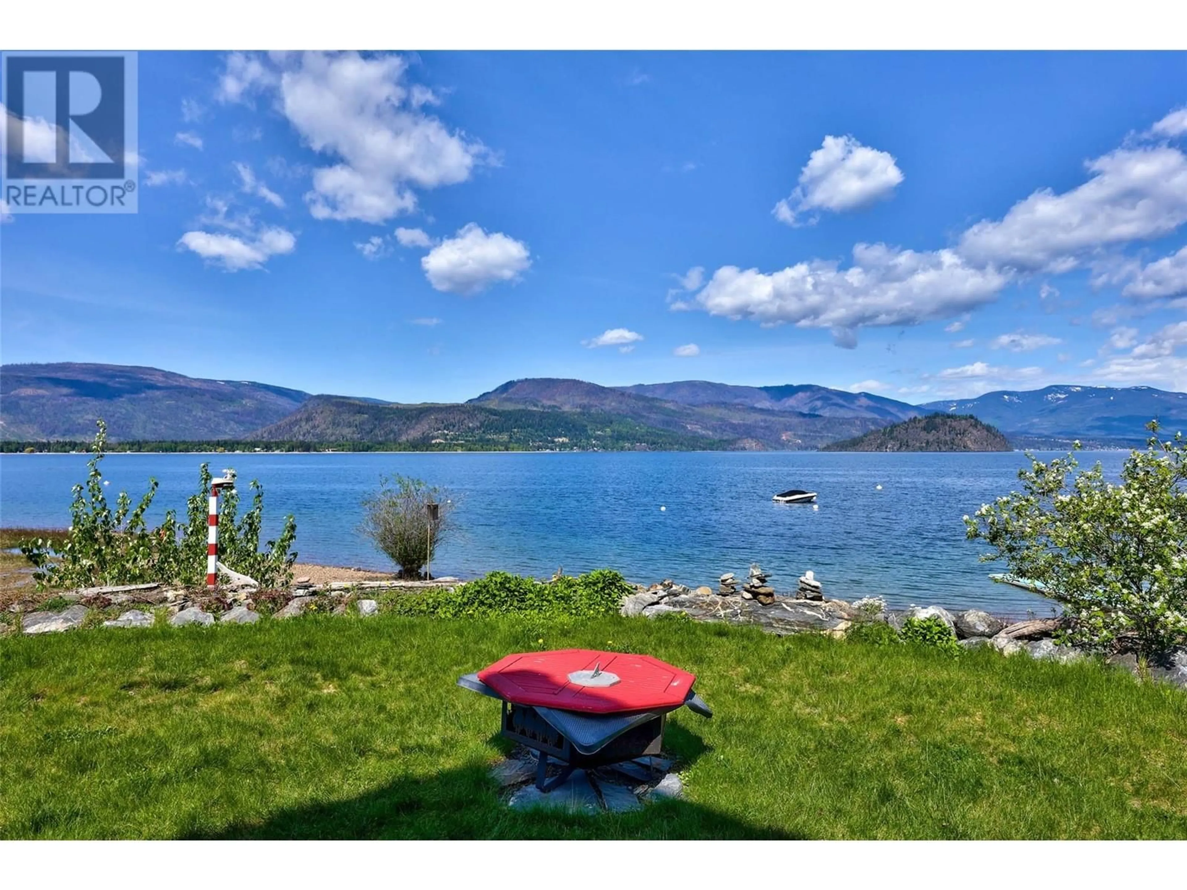 Patio, water/lake/river/ocean view for 115 - 1837 ARCHIBALD ROAD, Blind Bay British Columbia V0E2W1