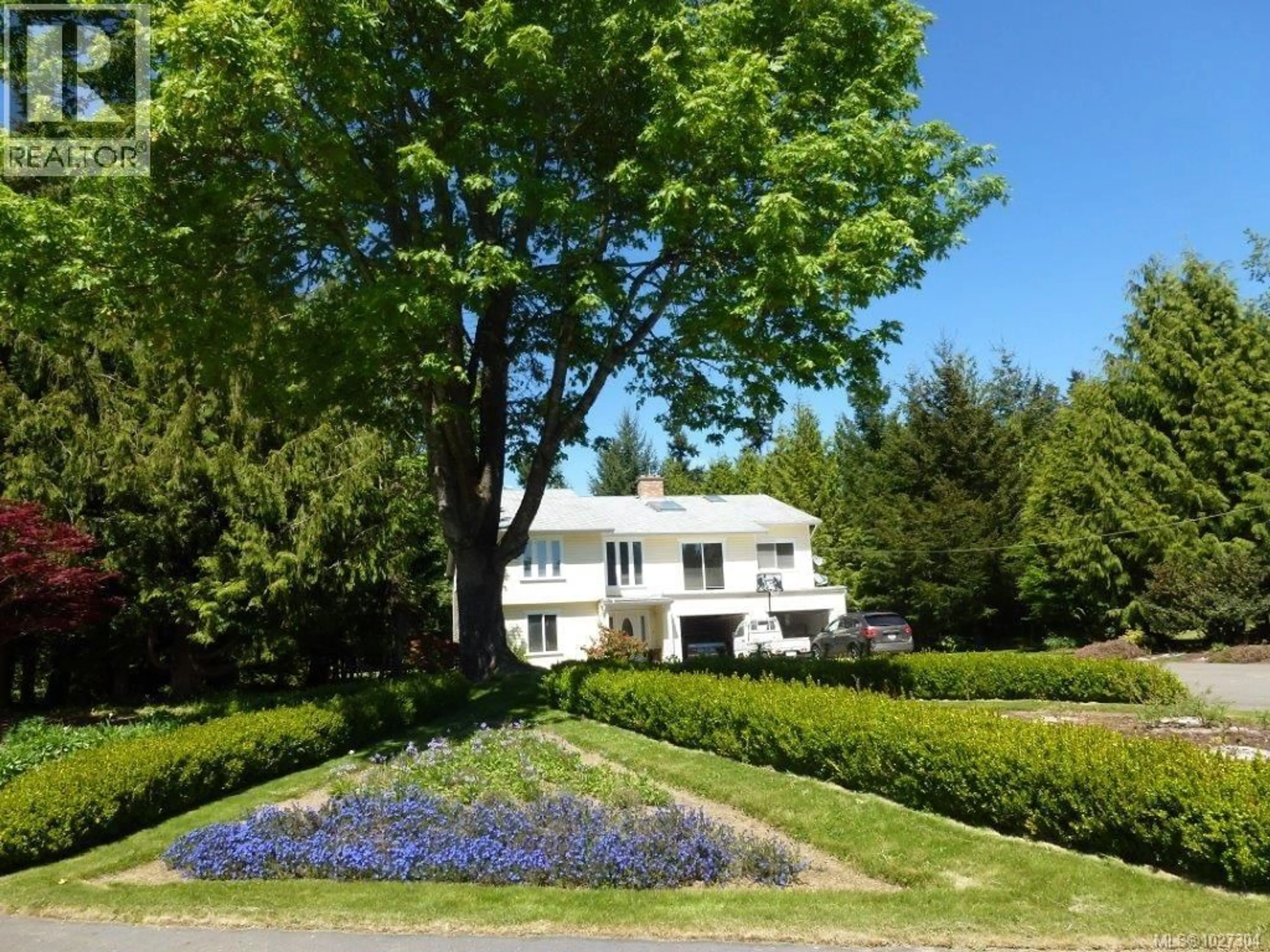 A pic from outside/outdoor area/front of a property/back of a property/a pic from drone, street for 1245 FISHER ROAD, Cobble Hill British Columbia V0R1L4