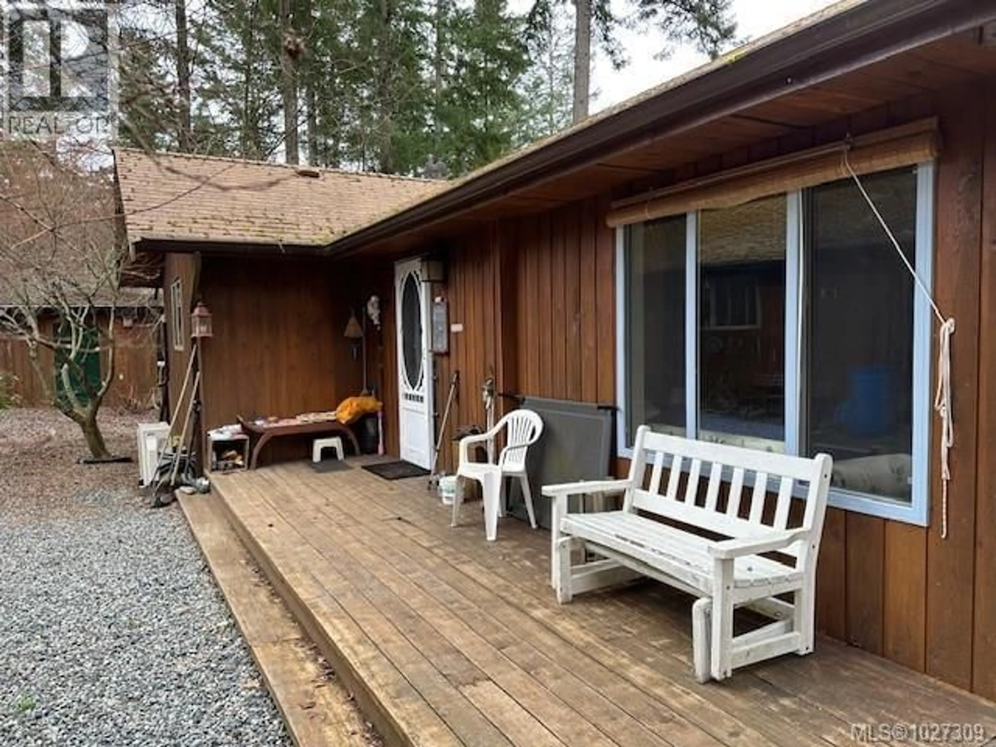 Patio, forest/trees view for 3275 SOUTH ROAD, Gabriola Island British Columbia V0R1X7