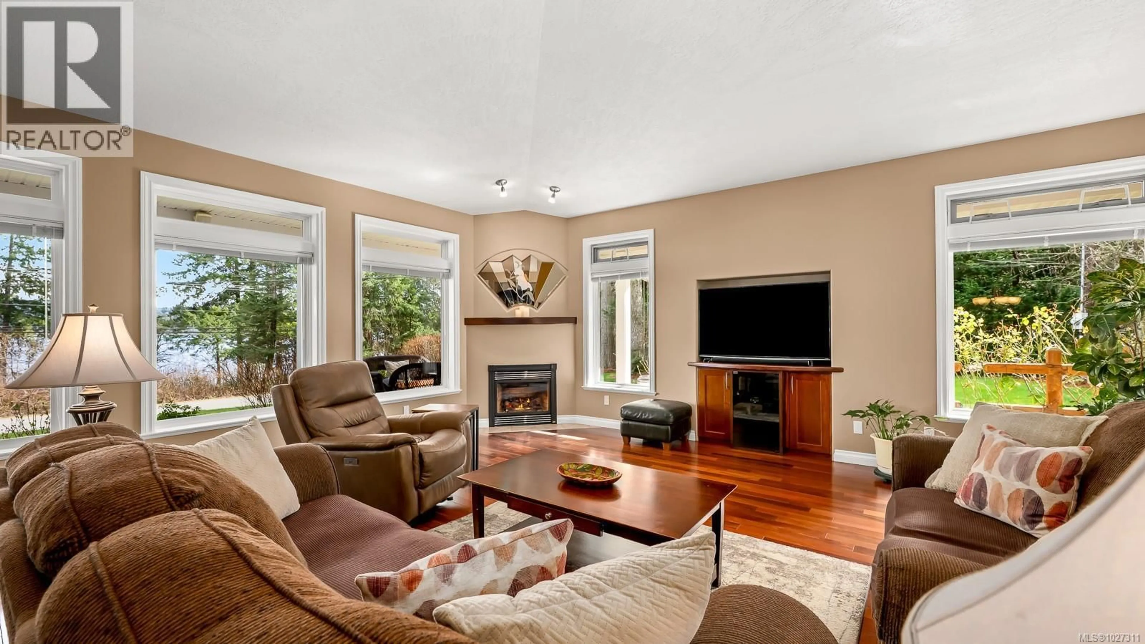 Living room with furniture, unknown for 6503 WALKER FRONTAGE ROAD, Fanny Bay British Columbia V0R1W0