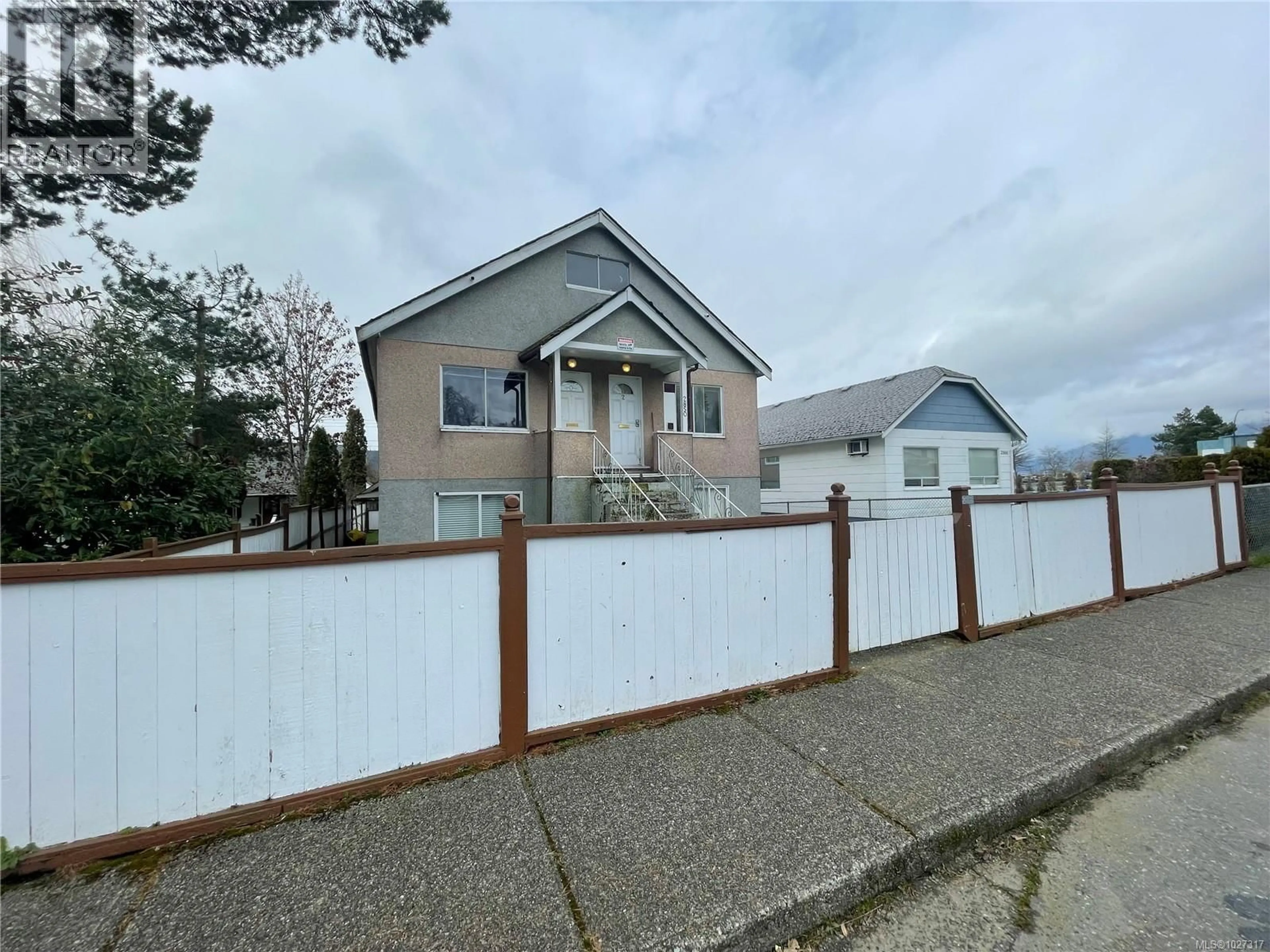 A pic from outside/outdoor area/front of a property/back of a property/a pic from drone, street for 2850 5TH AVENUE, Port Alberni British Columbia V9Y2E8