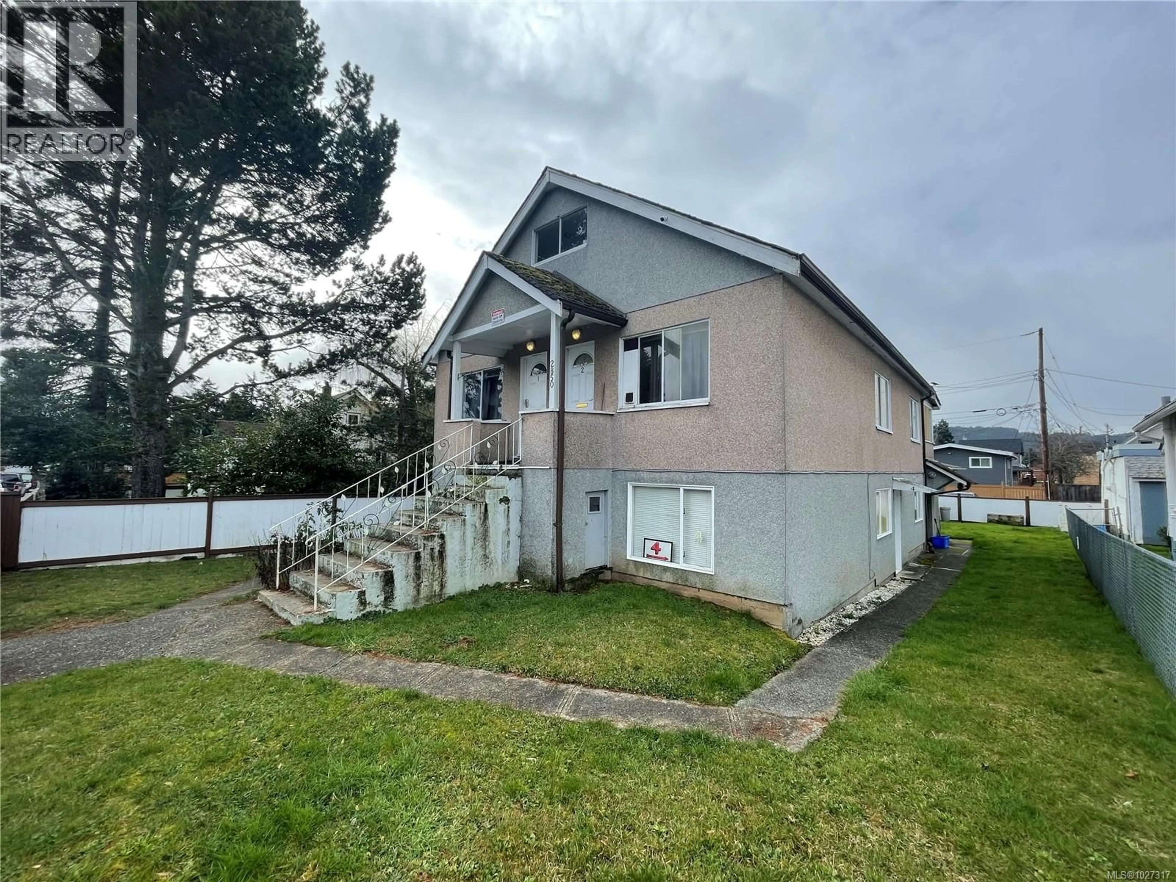 A pic from outside/outdoor area/front of a property/back of a property/a pic from drone, unknown for 2850 5TH AVENUE, Port Alberni British Columbia V9Y2E8