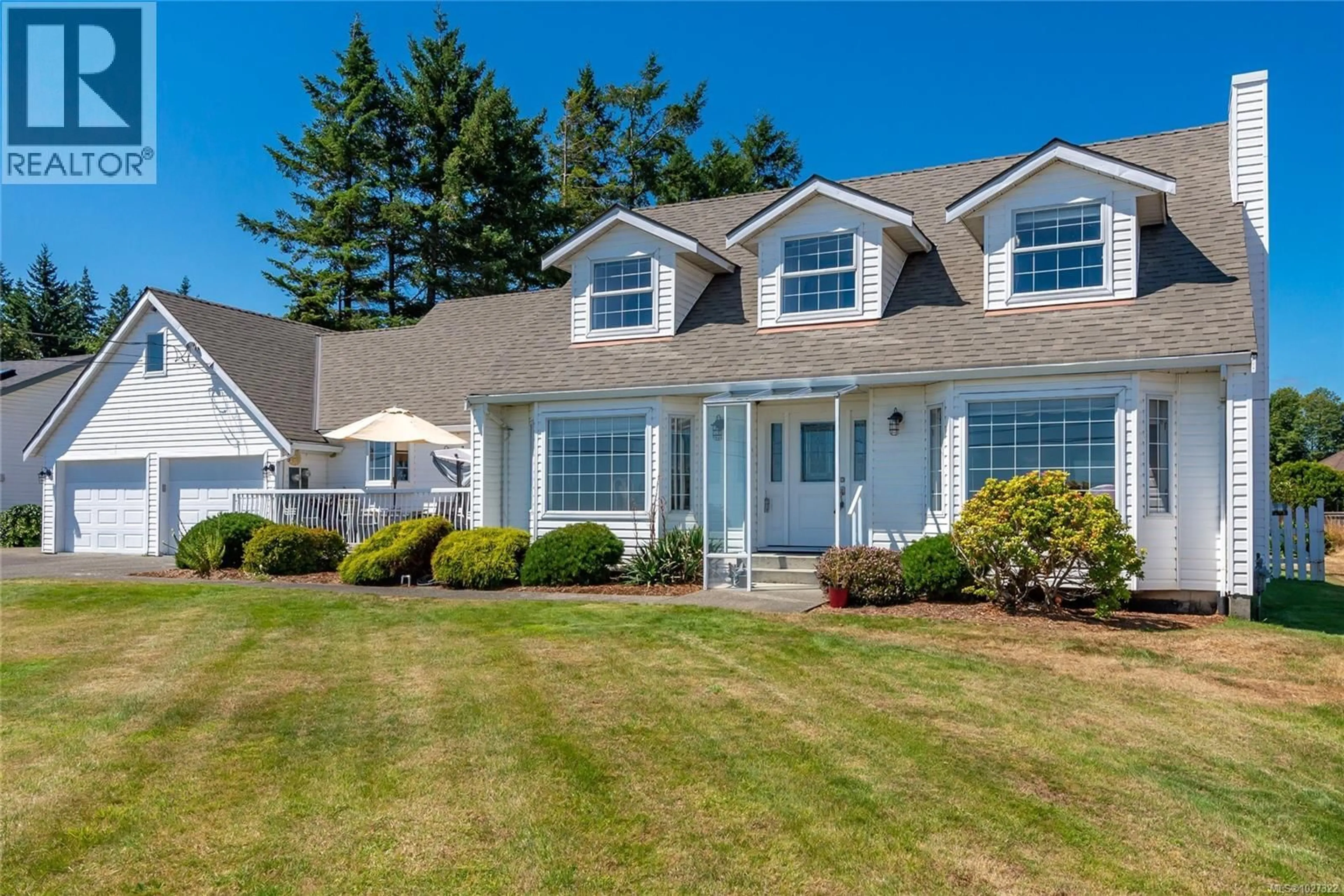 Home with vinyl exterior material, unknown for 3816 ISLAND HIGHWAY SOUTH, Campbell River British Columbia V9H1M6