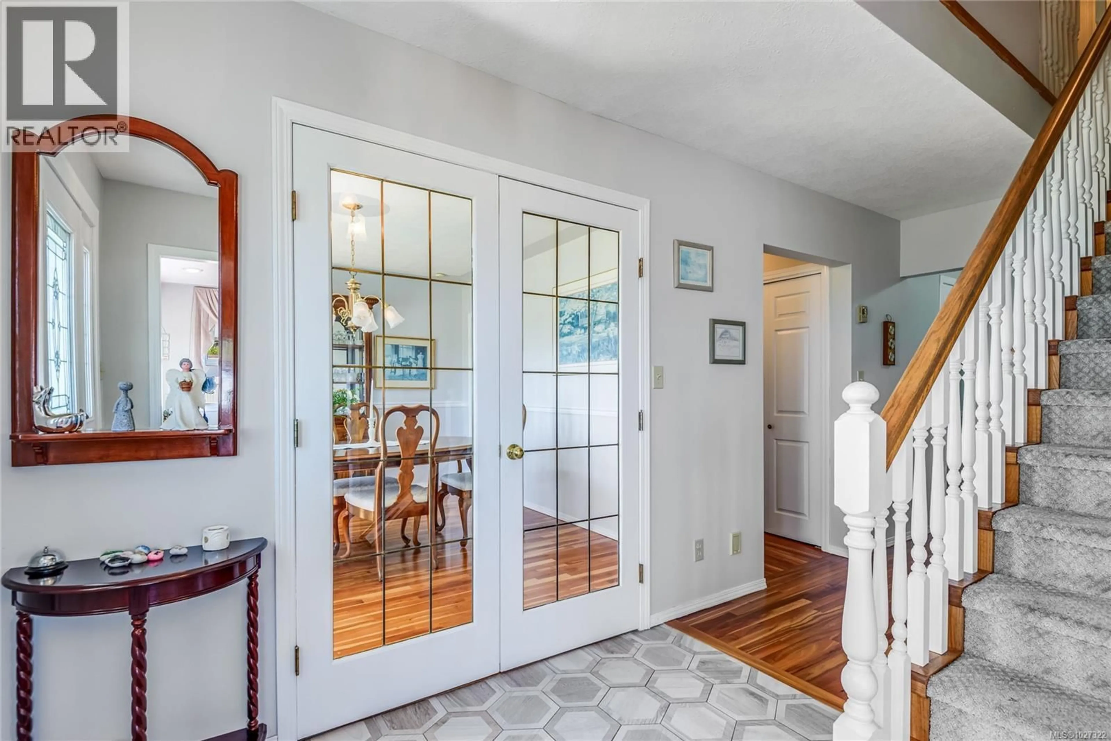 Indoor entryway for 3816 ISLAND HIGHWAY SOUTH, Campbell River British Columbia V9H1M6