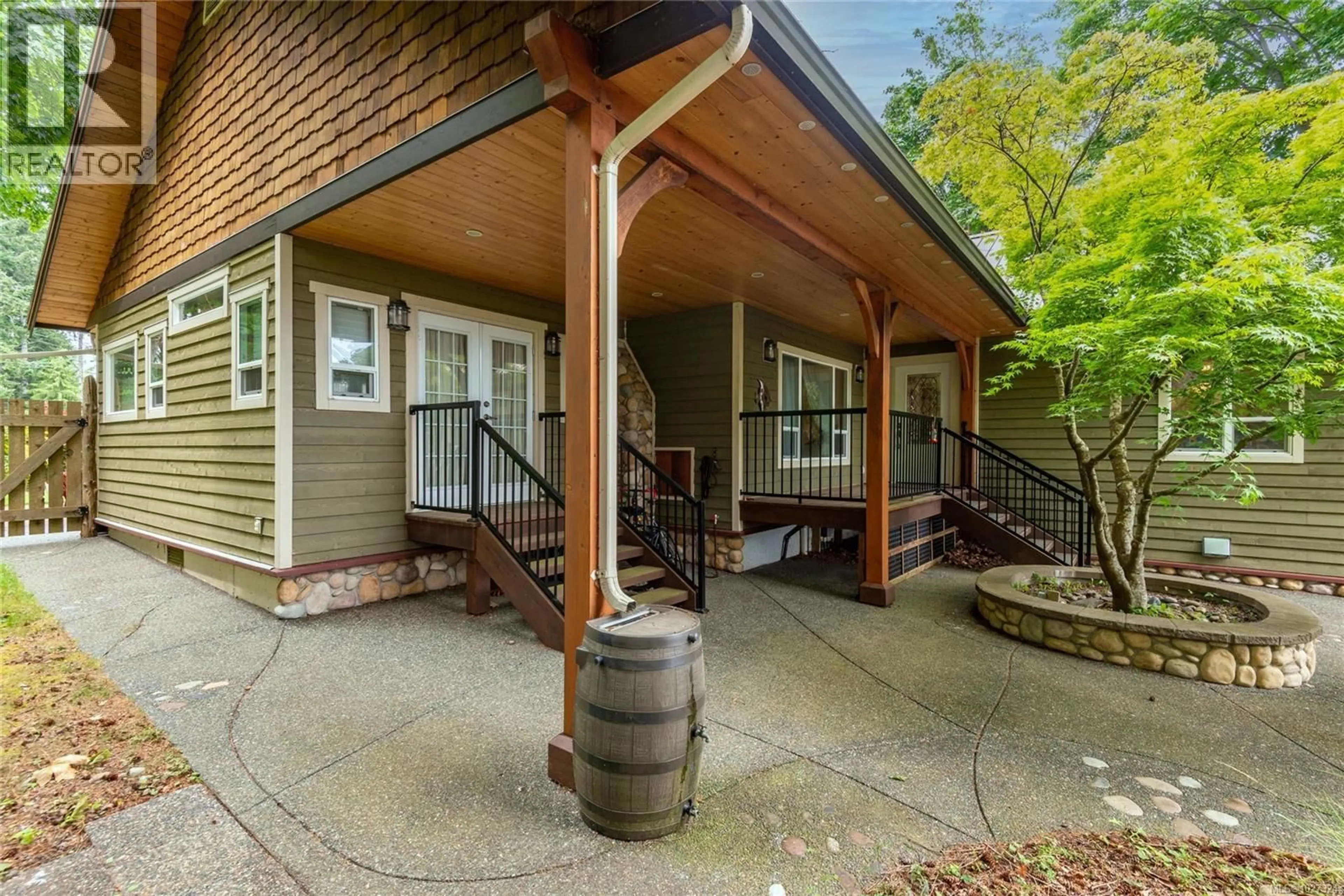 Patio, street for 8947 CLARKSON AVENUE, Black Creek British Columbia V9T1B2
