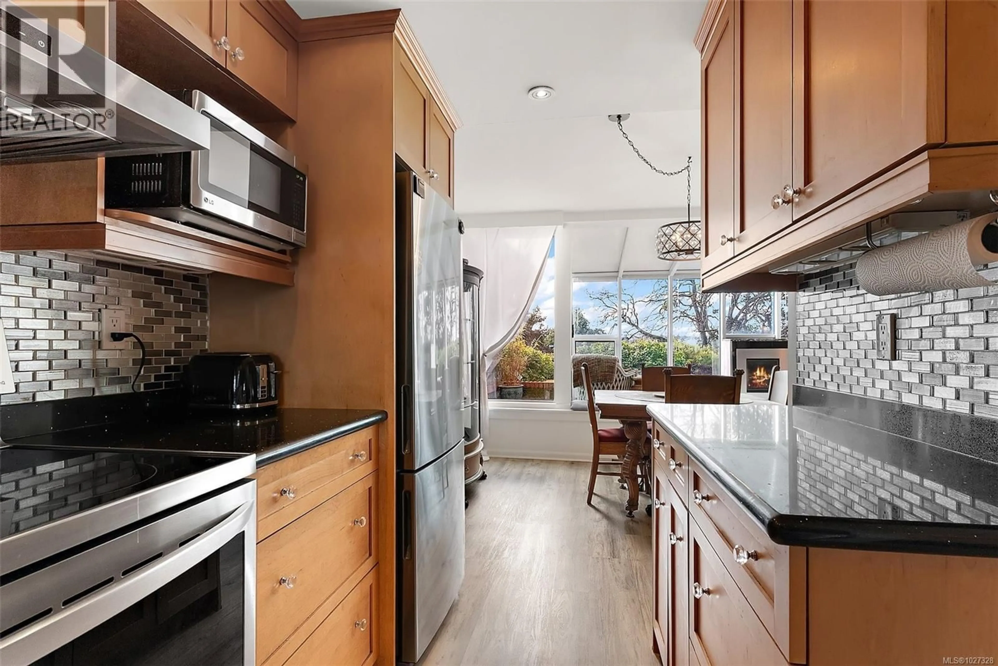 Unknown for 104 - 325 MAITLAND STREET, Victoria British Columbia V9A7E9