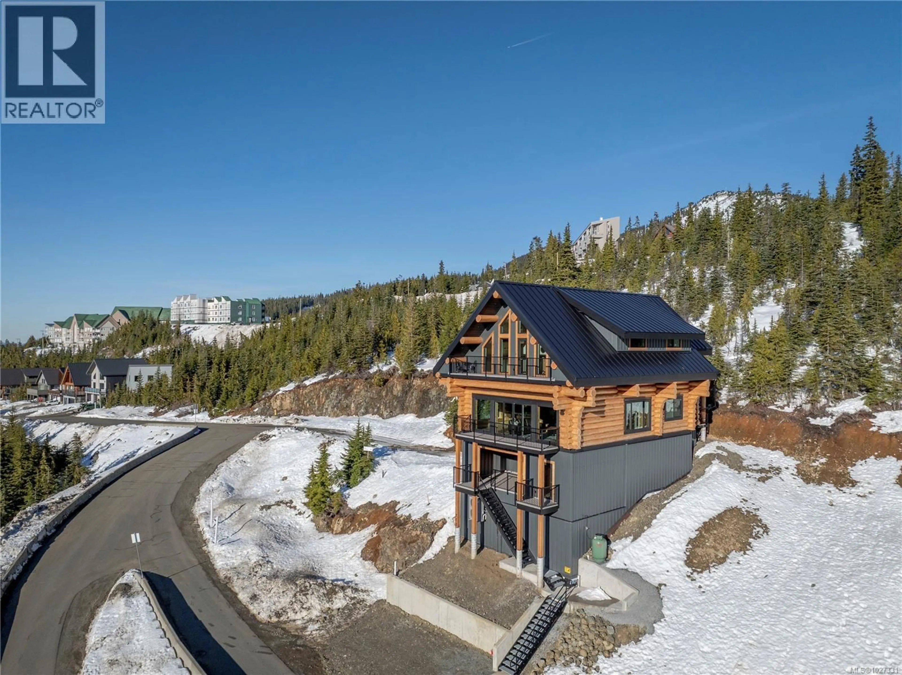 A pic from outside/outdoor area/front of a property/back of a property/a pic from drone, mountain view for 710 ARROWSMITH RIDGE, Courtenay British Columbia V9J1L0