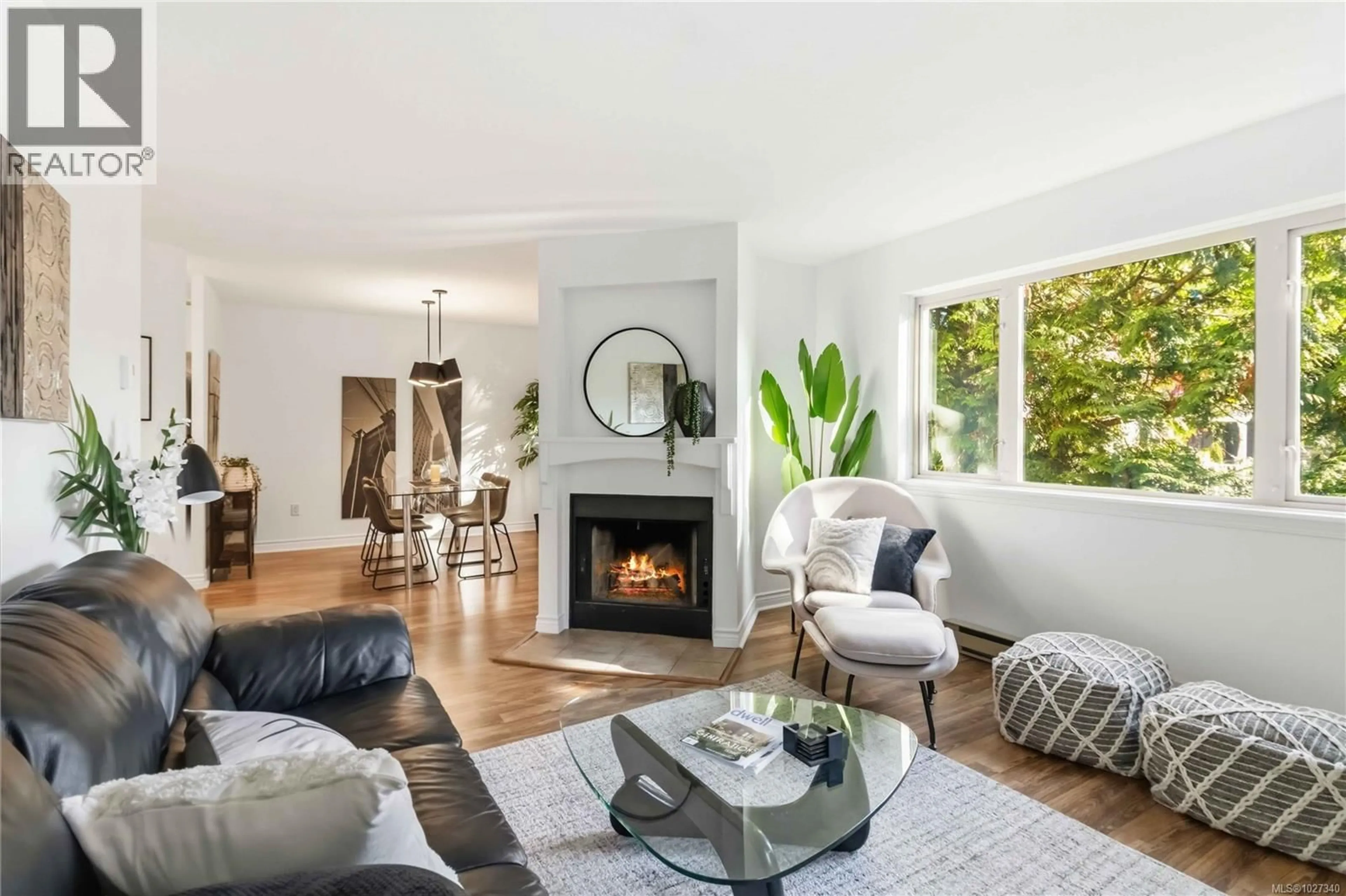 Living room with furniture, unknown for 302 - 1436 HARRISON STREET, Victoria British Columbia V8S3S2