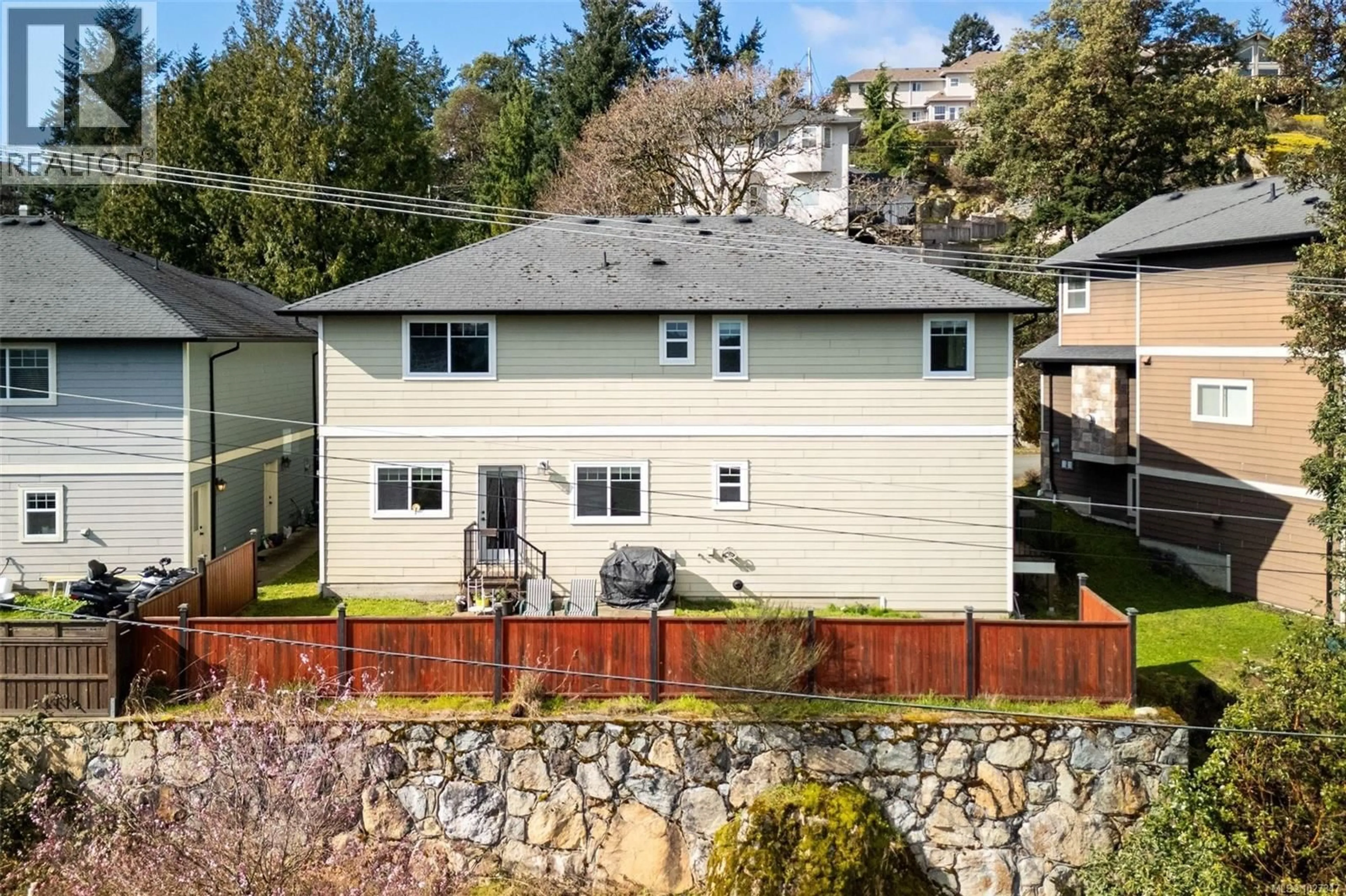 A pic from outside/outdoor area/front of a property/back of a property/a pic from drone, water/lake/river/ocean view for 942 ARNGASK AVENUE, Langford British Columbia V9B5X7
