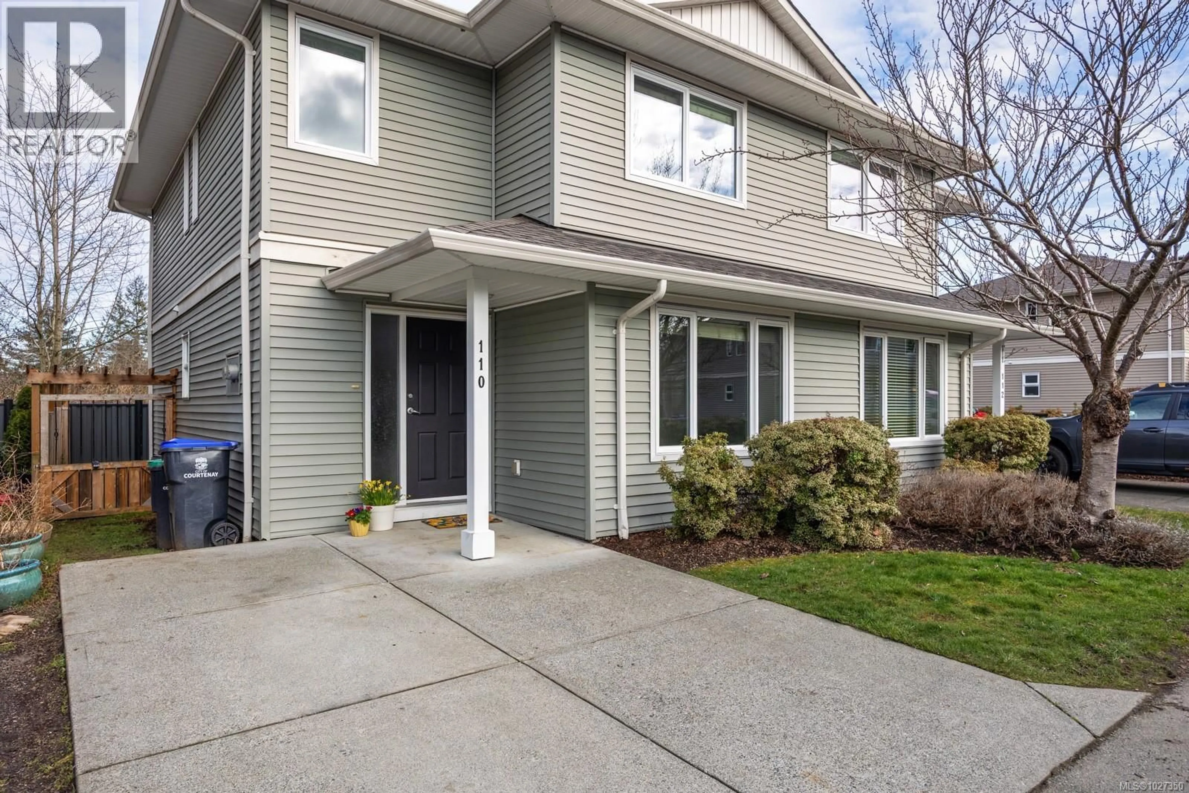 Home with vinyl exterior material, street for 110 - 1500 CUMBERLAND ROAD, Courtenay British Columbia V9N2E9