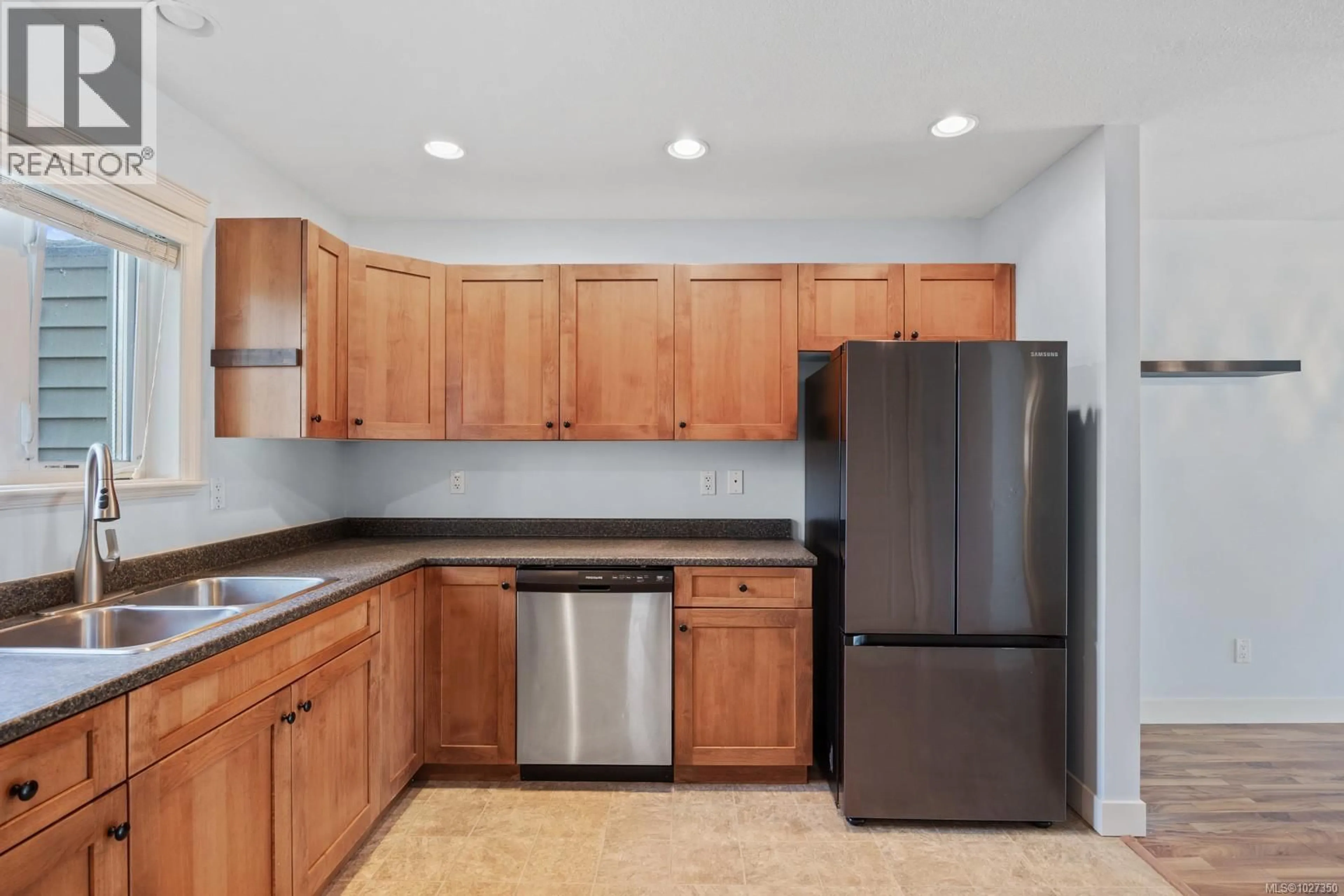 Standard kitchen, unknown for 110 - 1500 CUMBERLAND ROAD, Courtenay British Columbia V9N2E9