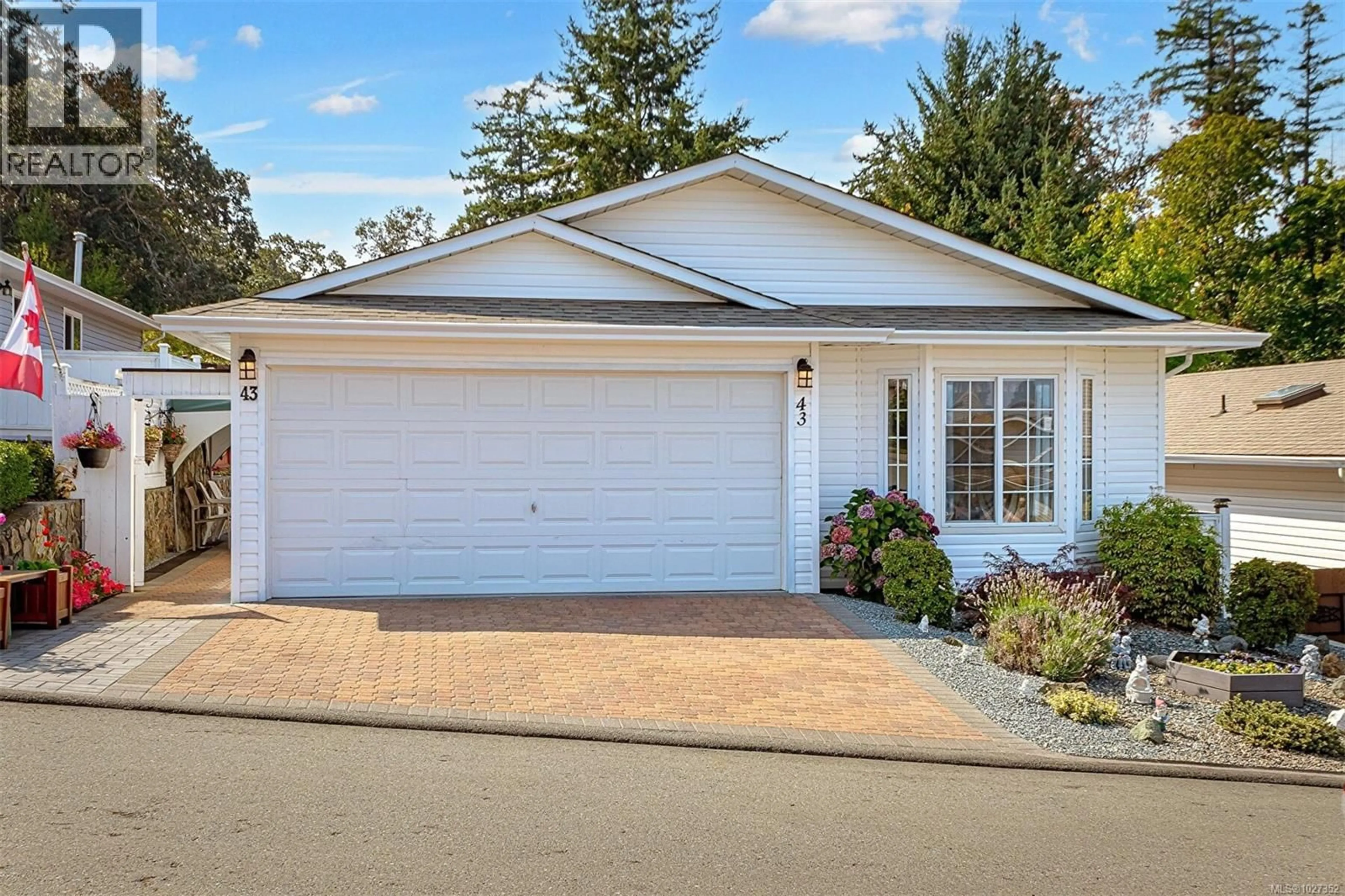 Home with vinyl exterior material, street for 43 EAGLE LANE, View Royal British Columbia V9A7M2