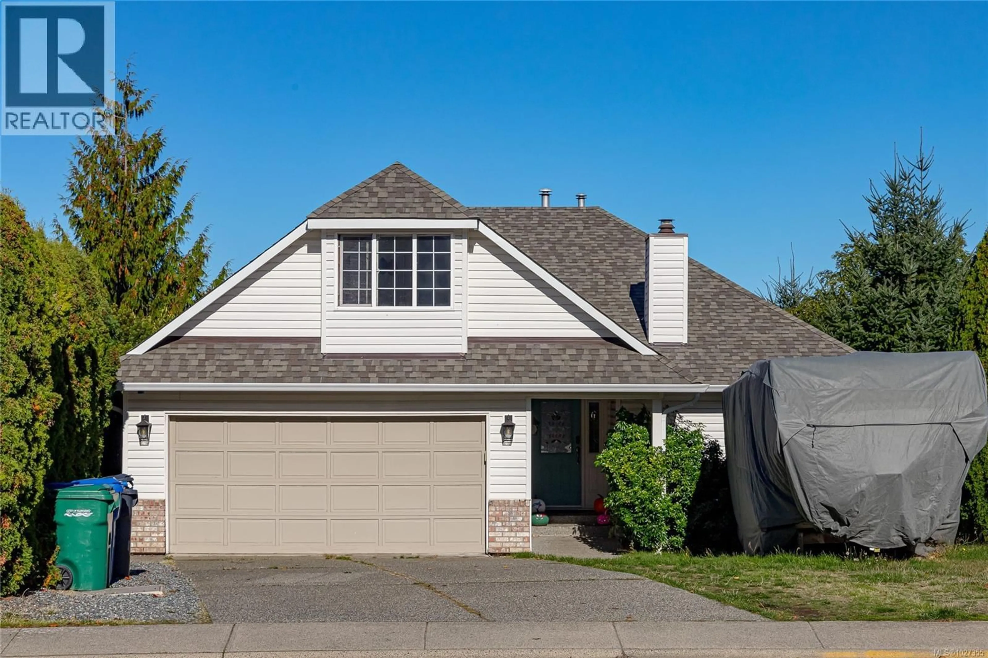 Home with vinyl exterior material, street for 5667 CARRINGTON ROAD, Nanaimo British Columbia V9T6C3