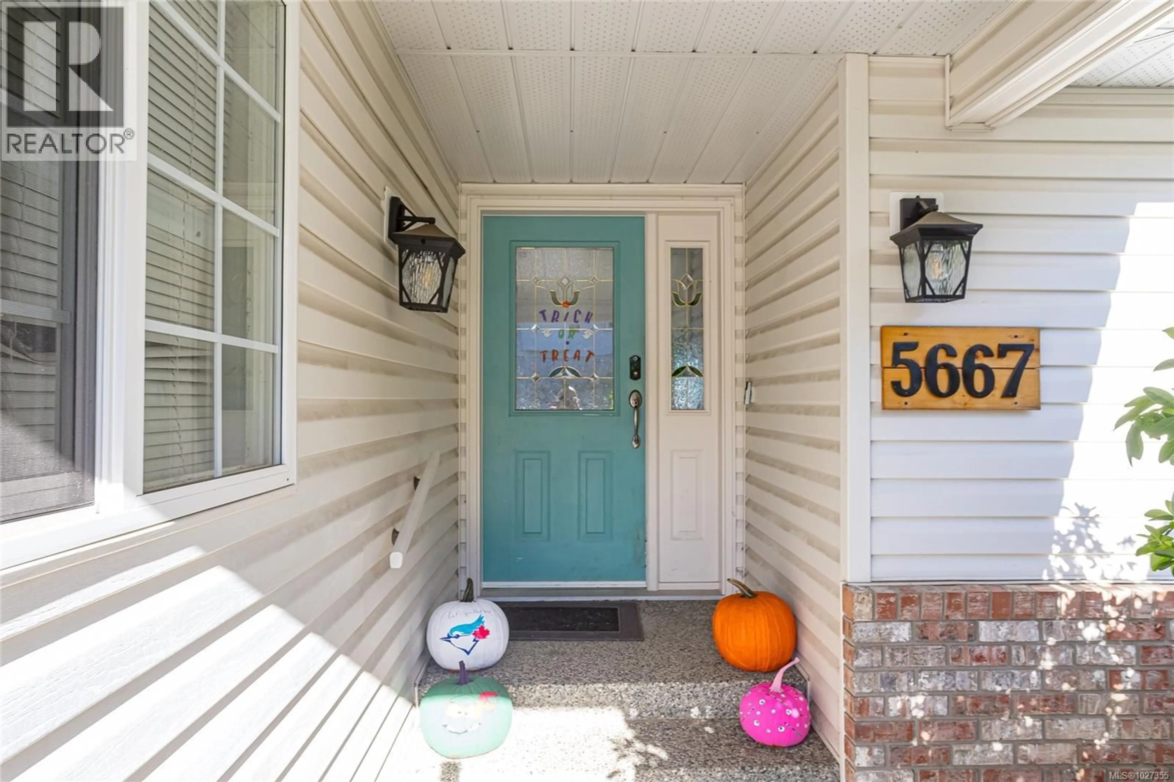 Indoor entryway for 5667 CARRINGTON ROAD, Nanaimo British Columbia V9T6C3
