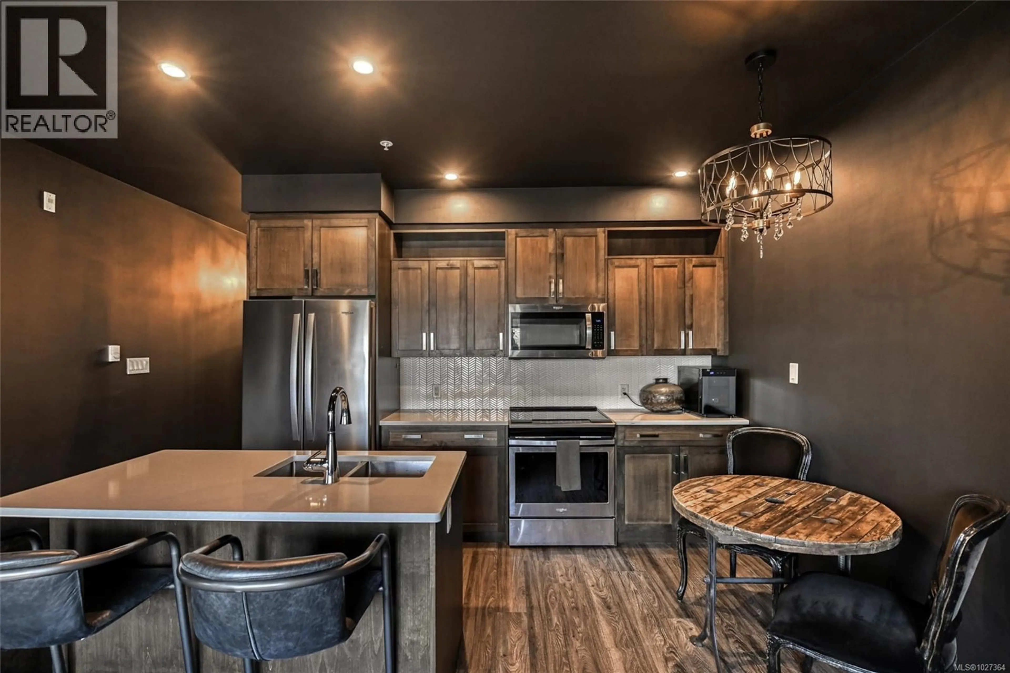 Rustic kitchen, unknown for 302 - 91 CHAPEL STREET, Nanaimo British Columbia V9R0J3